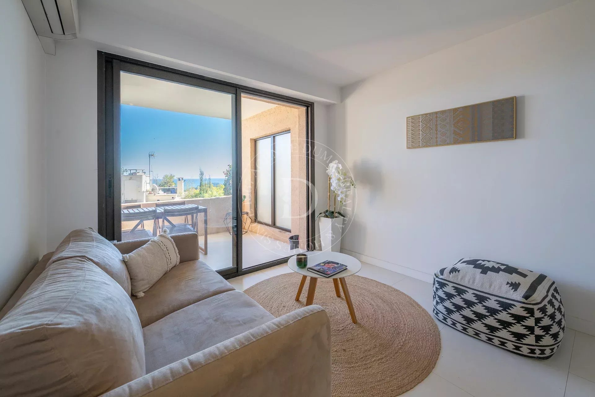 Villefranche-sur-Mer – Studio meublé avec terrasse et aperçu mer, Moyenne Corniche - Photo 3