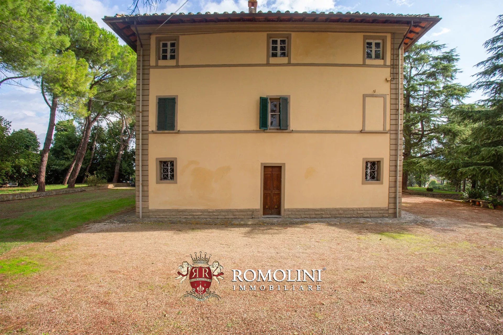 7 Bedroom Villa/Townhouse's Image 5