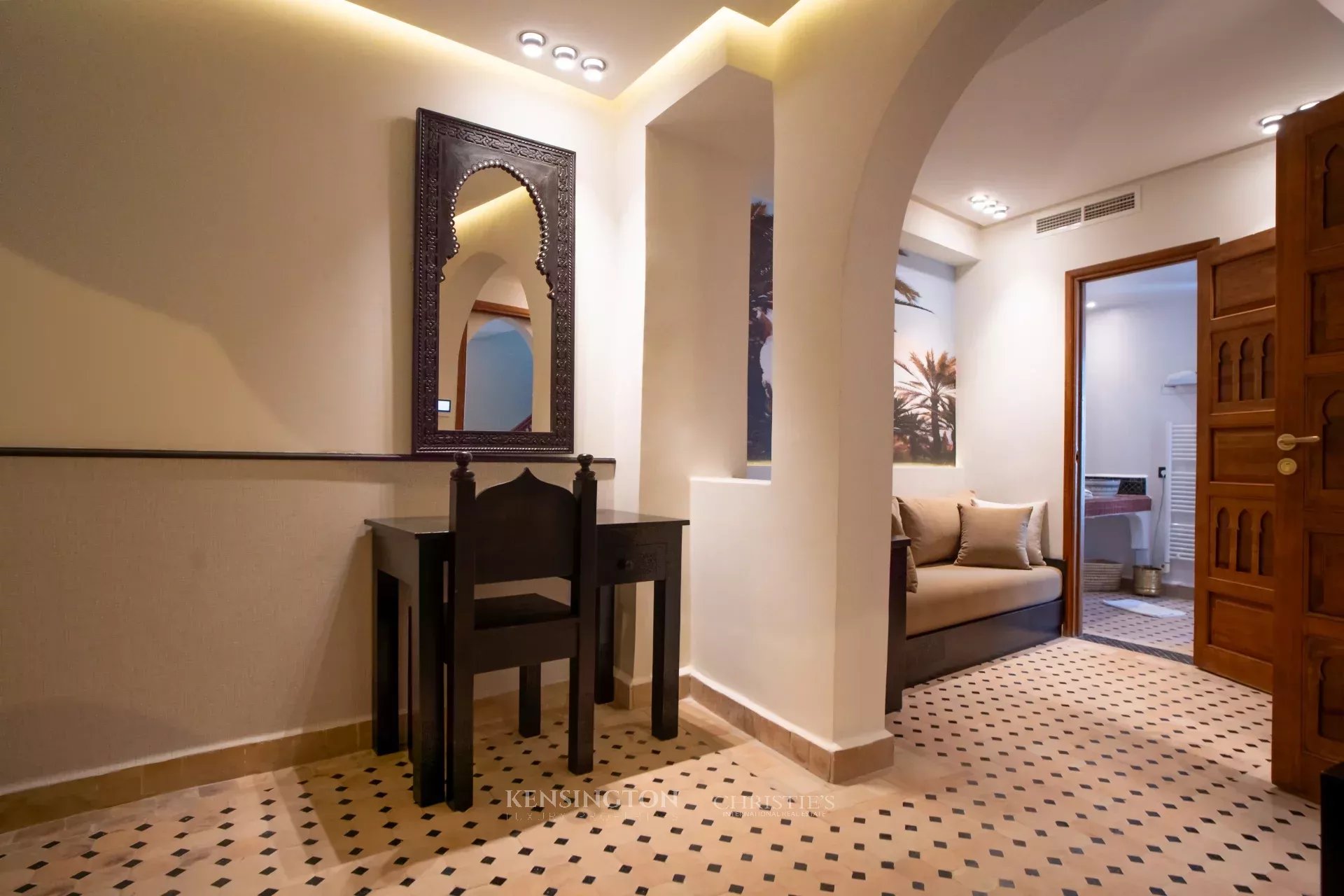 8 Bedroom Villa/Townhouse's Image 24