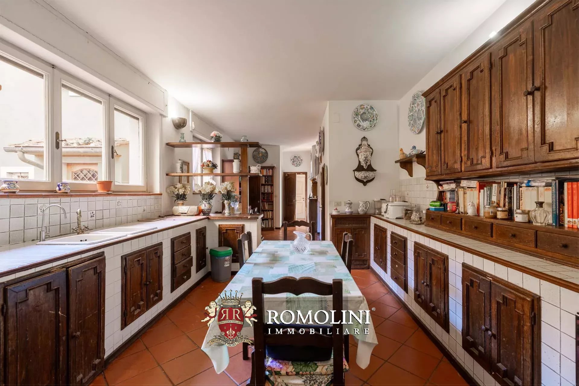 8 Bedroom Villa/Townhouse's Image 33