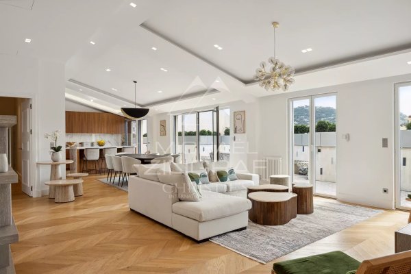 Cannes near Croisette - 4-Bedroom Penthouse — photo 1