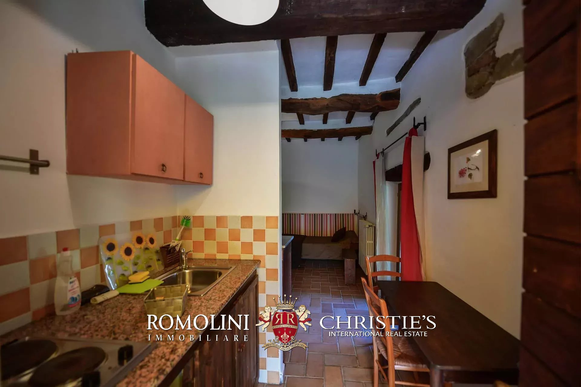 8 Bedroom Villa/Townhouse's Image 49