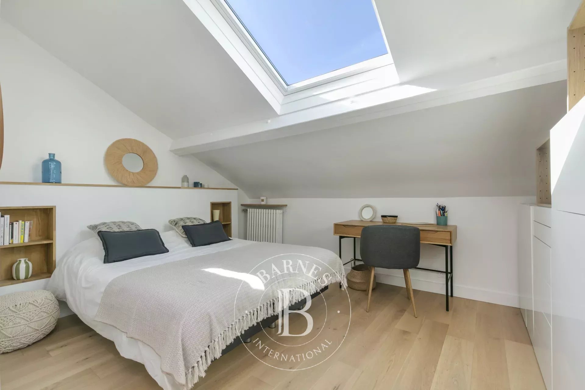 Suresnes  - Casa 10 Cuartos 5 Habitaciones - picture 10