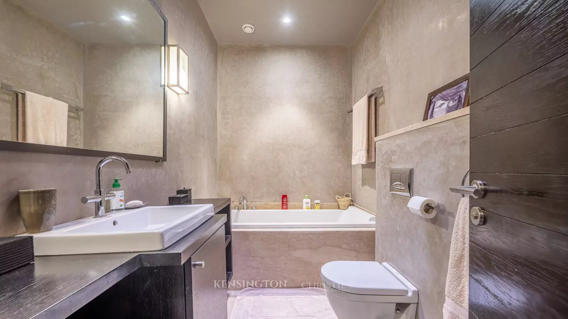 4 Bedroom Villa/Townhouse's Image 38