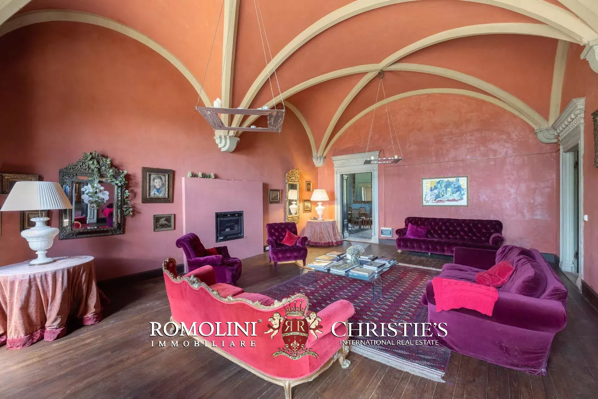 35 Bedroom Chateau's Image 15