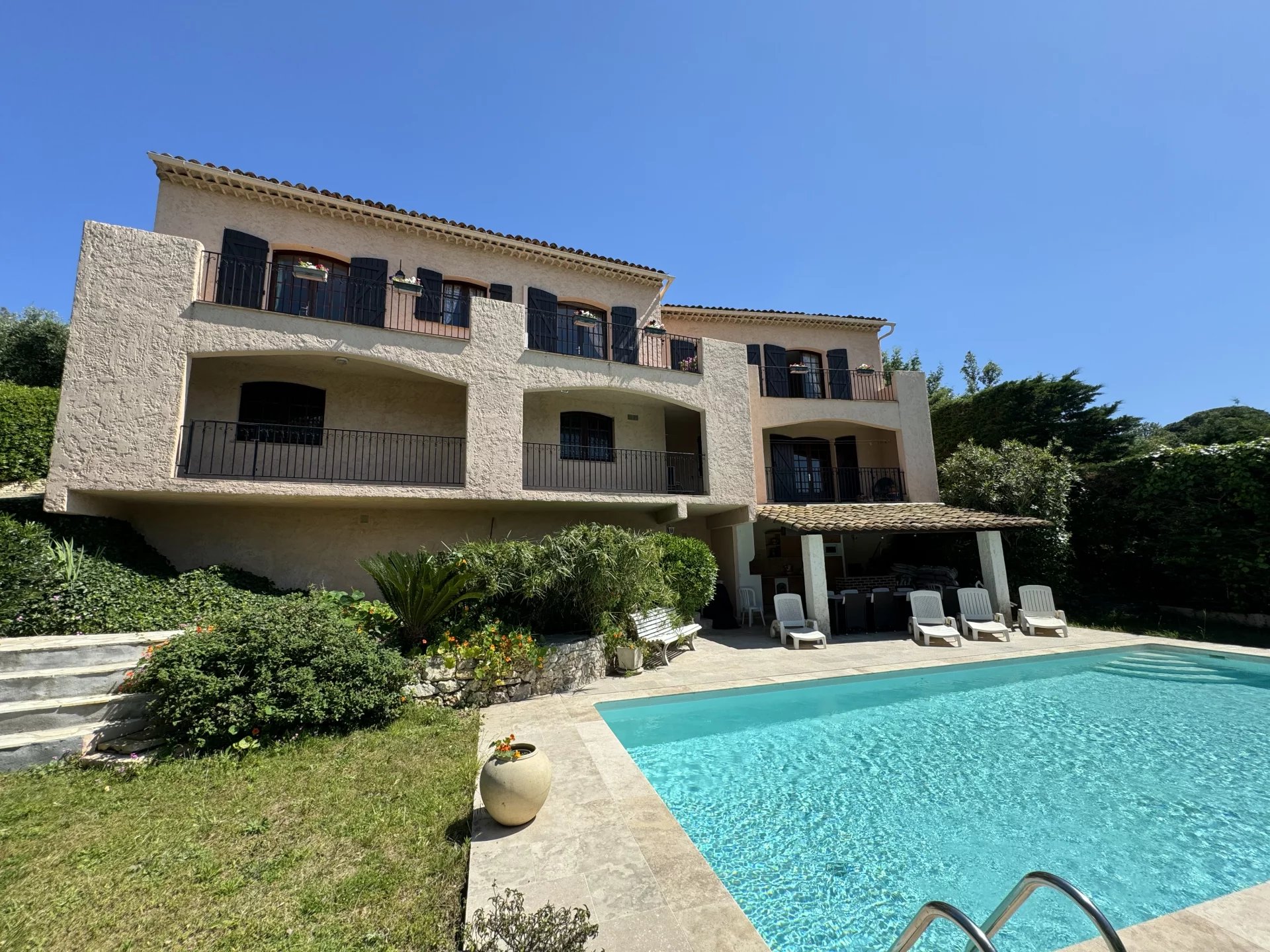 Agence immobilière de 