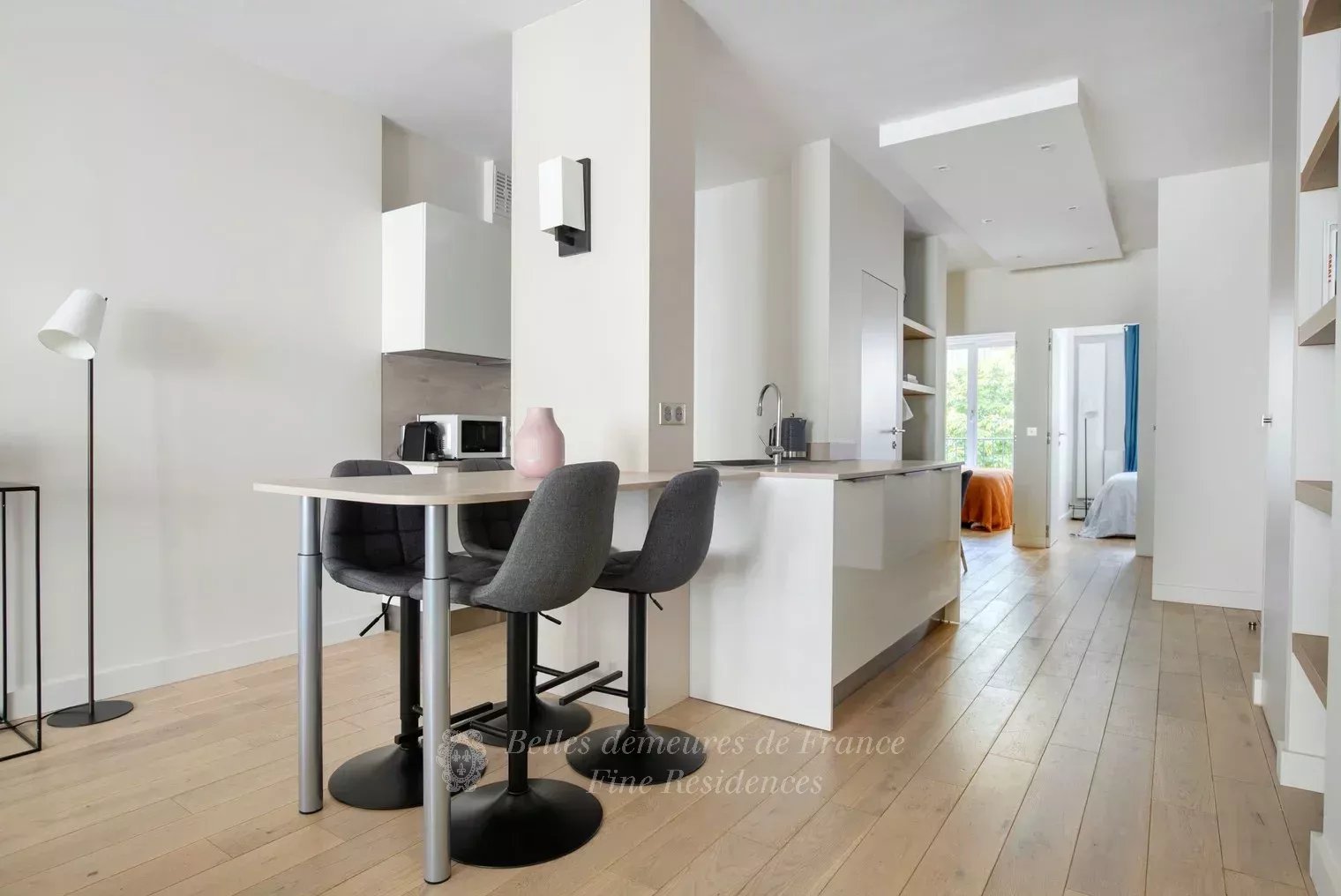Sale Apartment Paris 8th