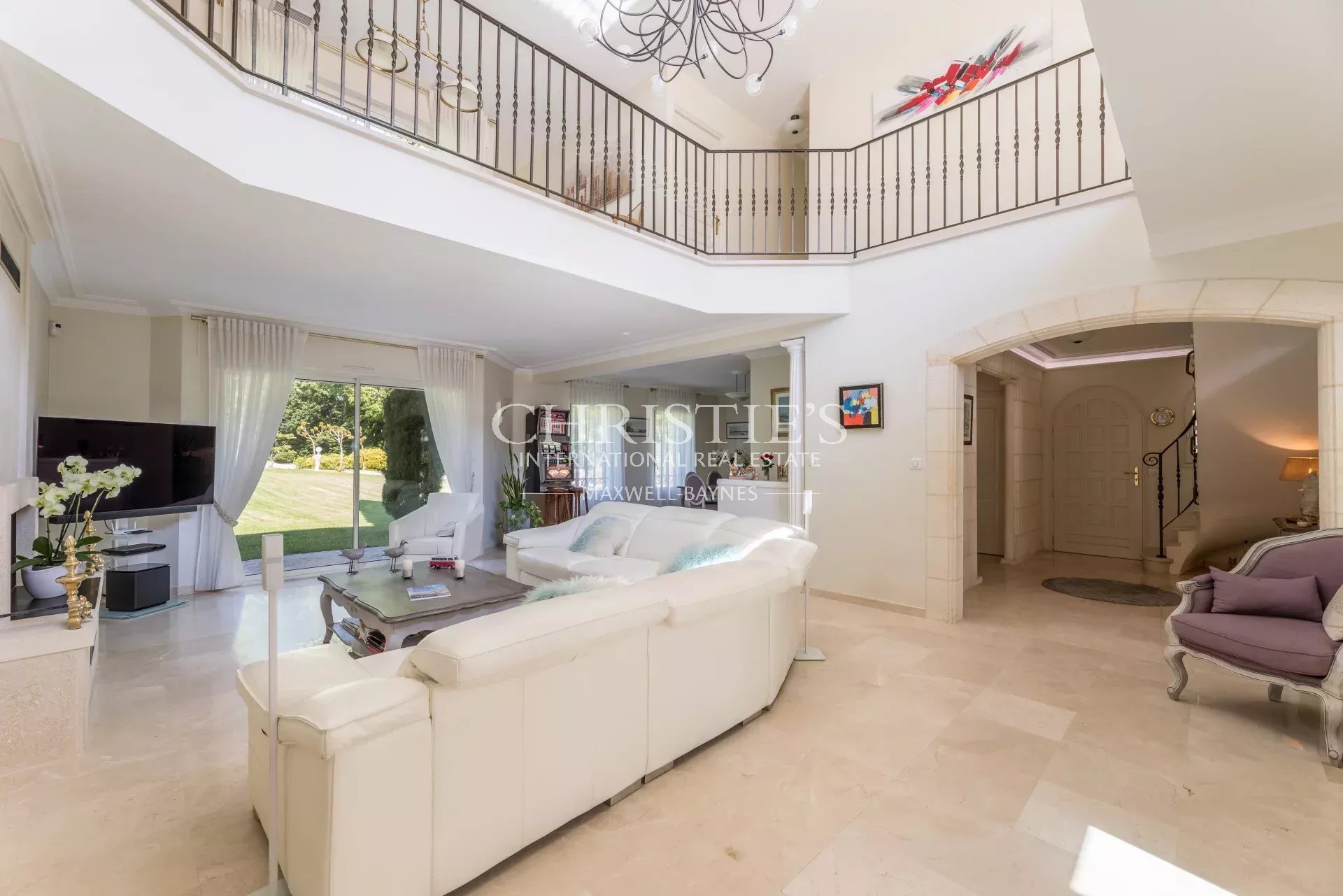 4 Bedroom Villa/Townhouse's Image 6