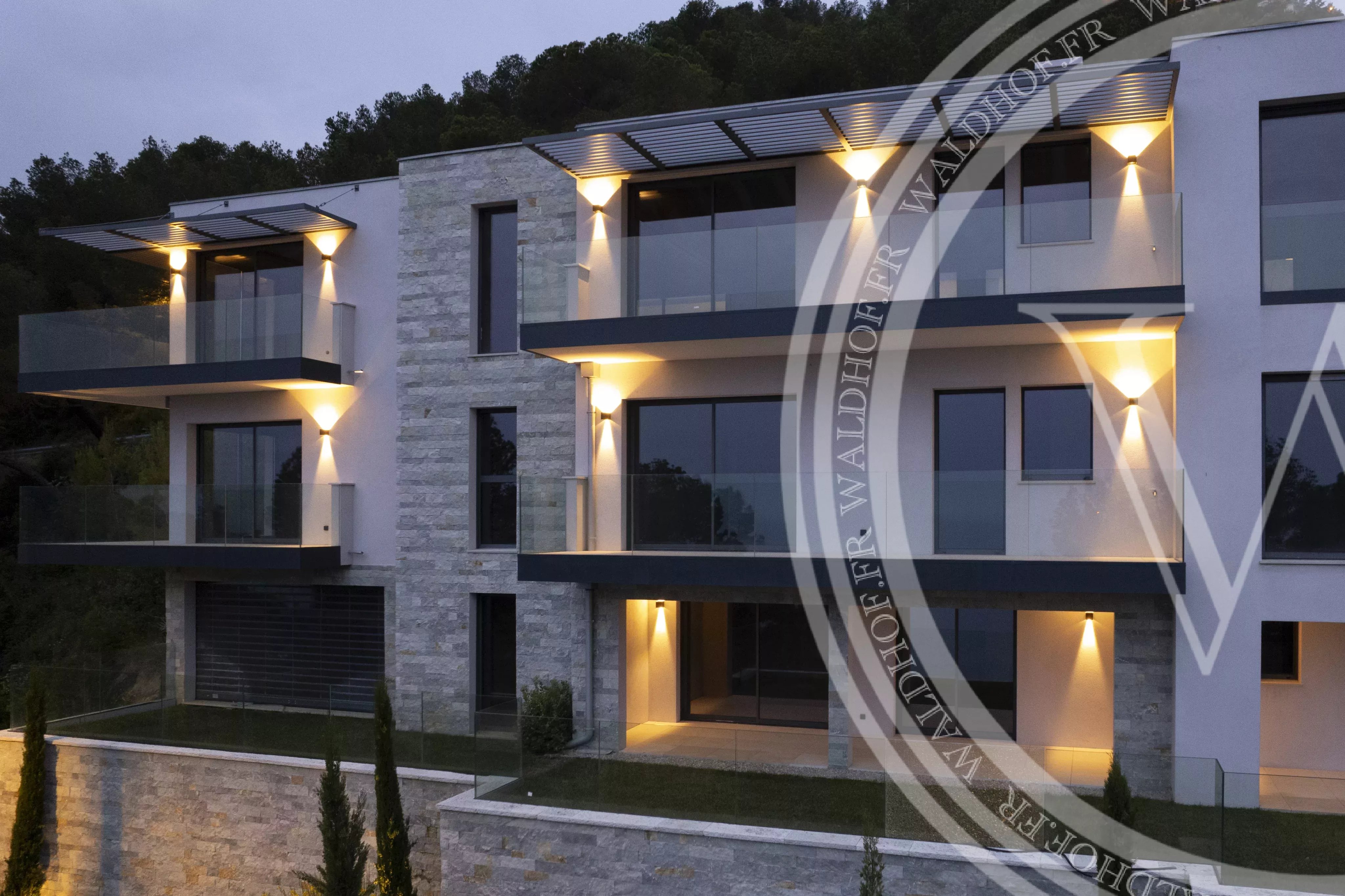 Eze Bord de Mer - Projet exceptionnel de deux villas neuves avec vue panoramique sur la mer