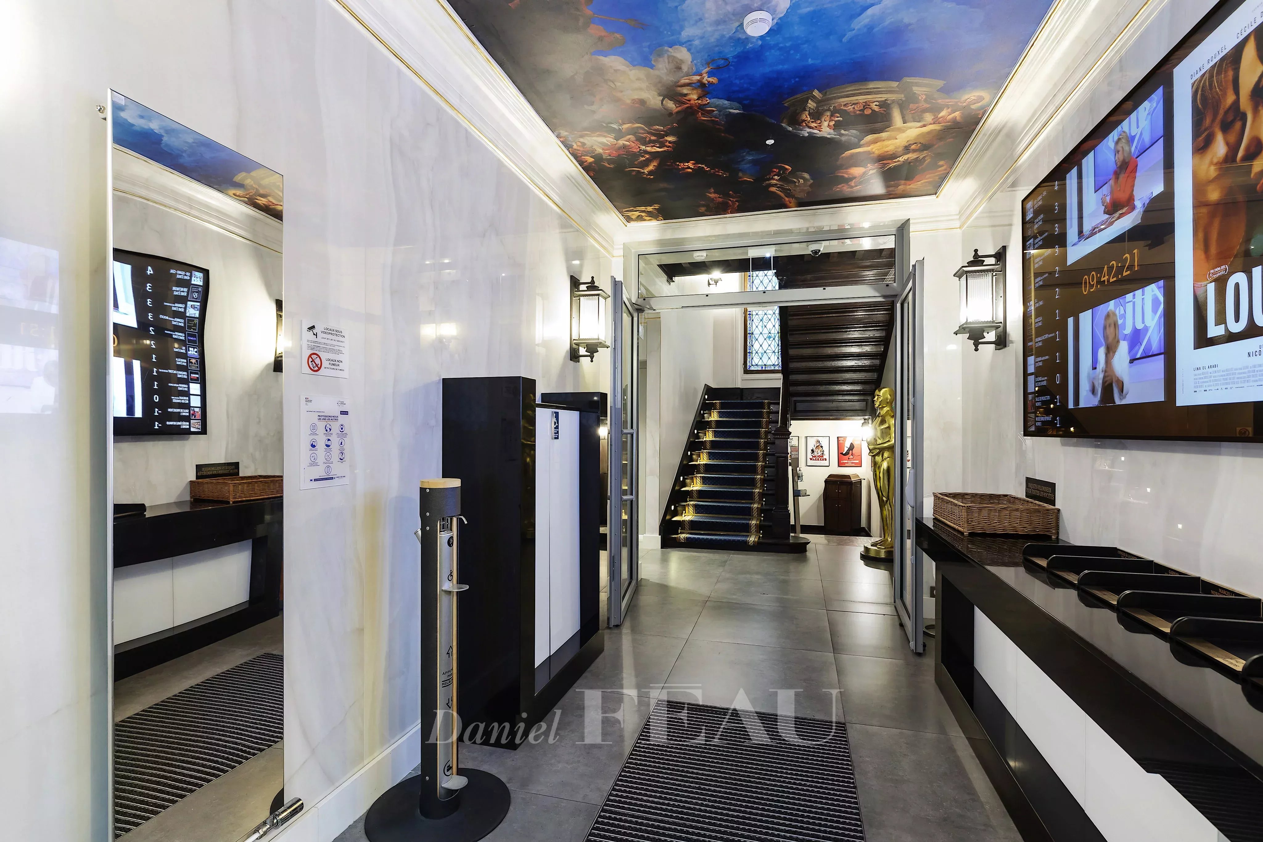 Sale Mansion Paris 8th