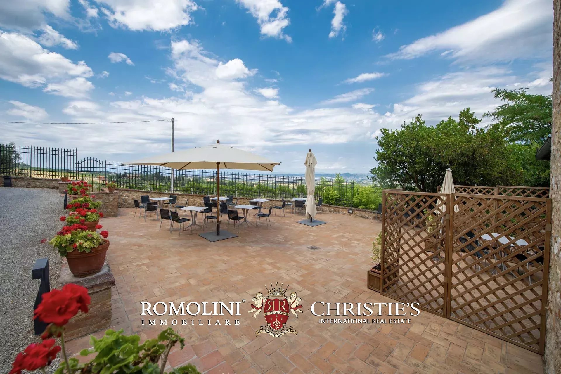 24-KEY BOUTIQUE HOTEL FOR SALE WITH VIEW OF SAN GIMIGNANO'S HISTORIC CENTER