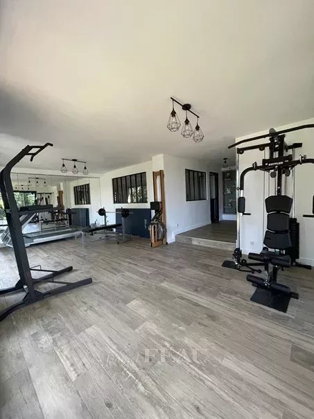 4 Bedroom Villa/Townhouse's Image 19