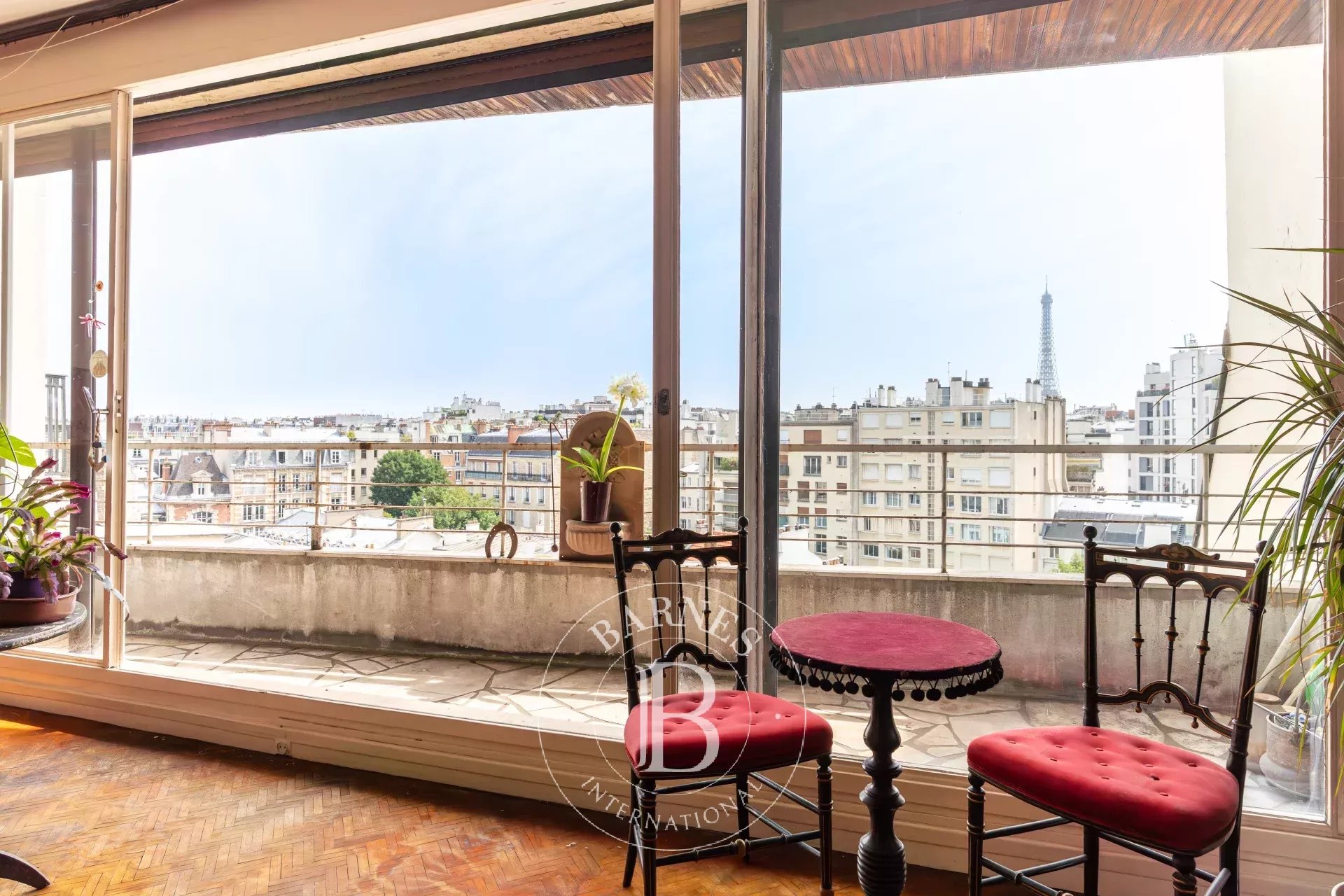 Paris 16 / LA MUETTE - 2-bed - balconies - View of the Eiffel Tower - picture 5
