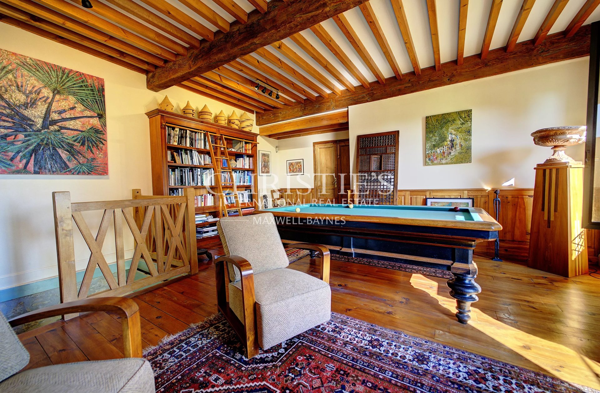 8 Bedroom Villa/Townhouse's Image 8
