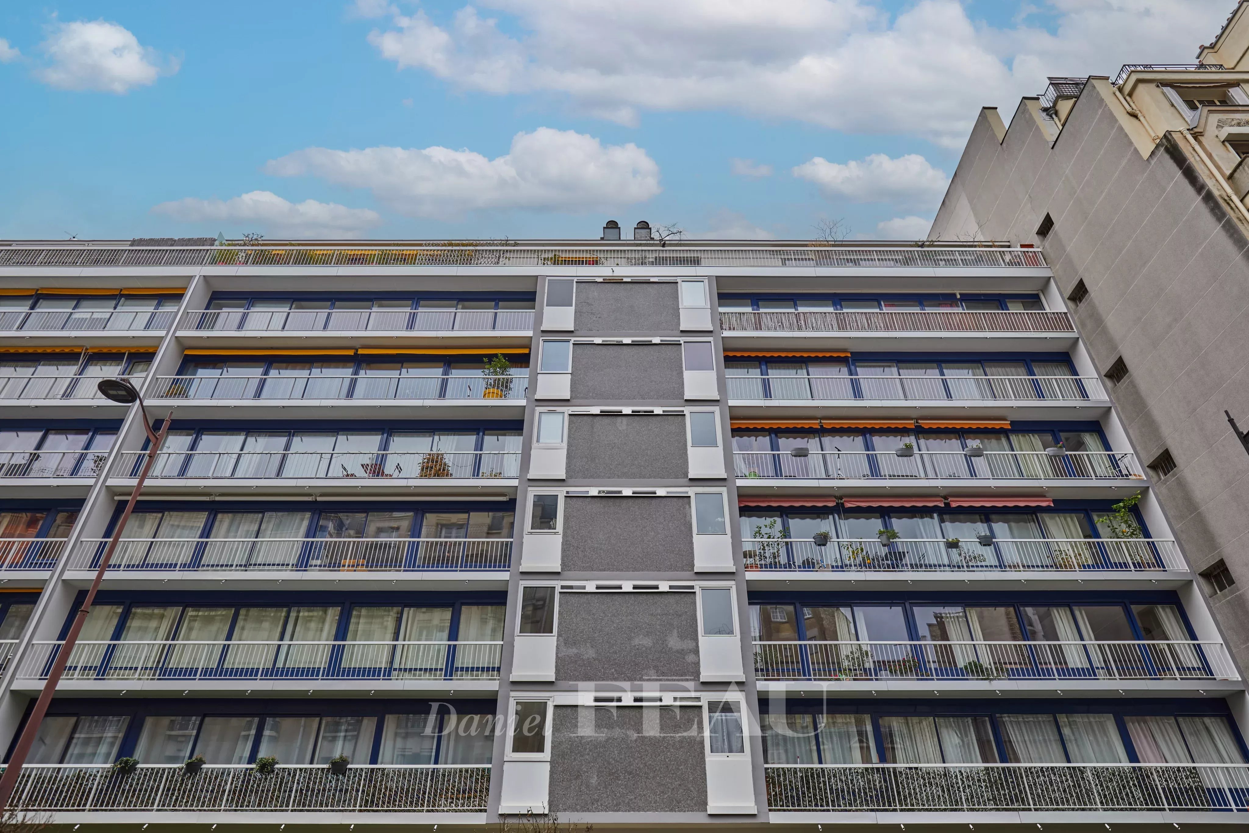 Sale Apartment Paris 16th