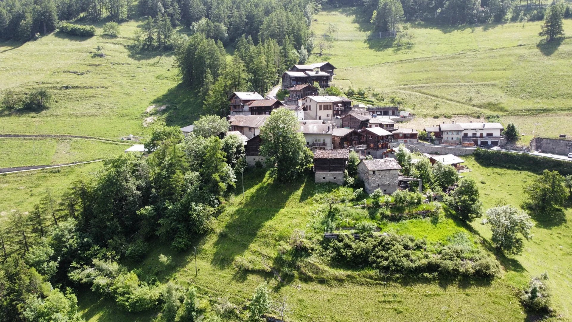 Charmante maison villageoise et sa grange traditionnelle !