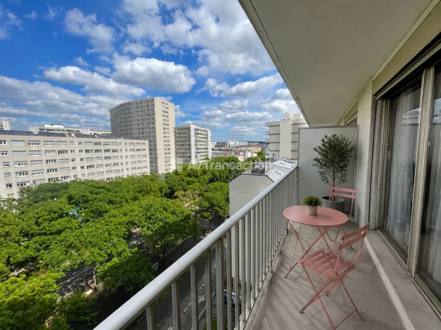 Appartement 2 pièces 55 m² avec balcon - Cave et Parking