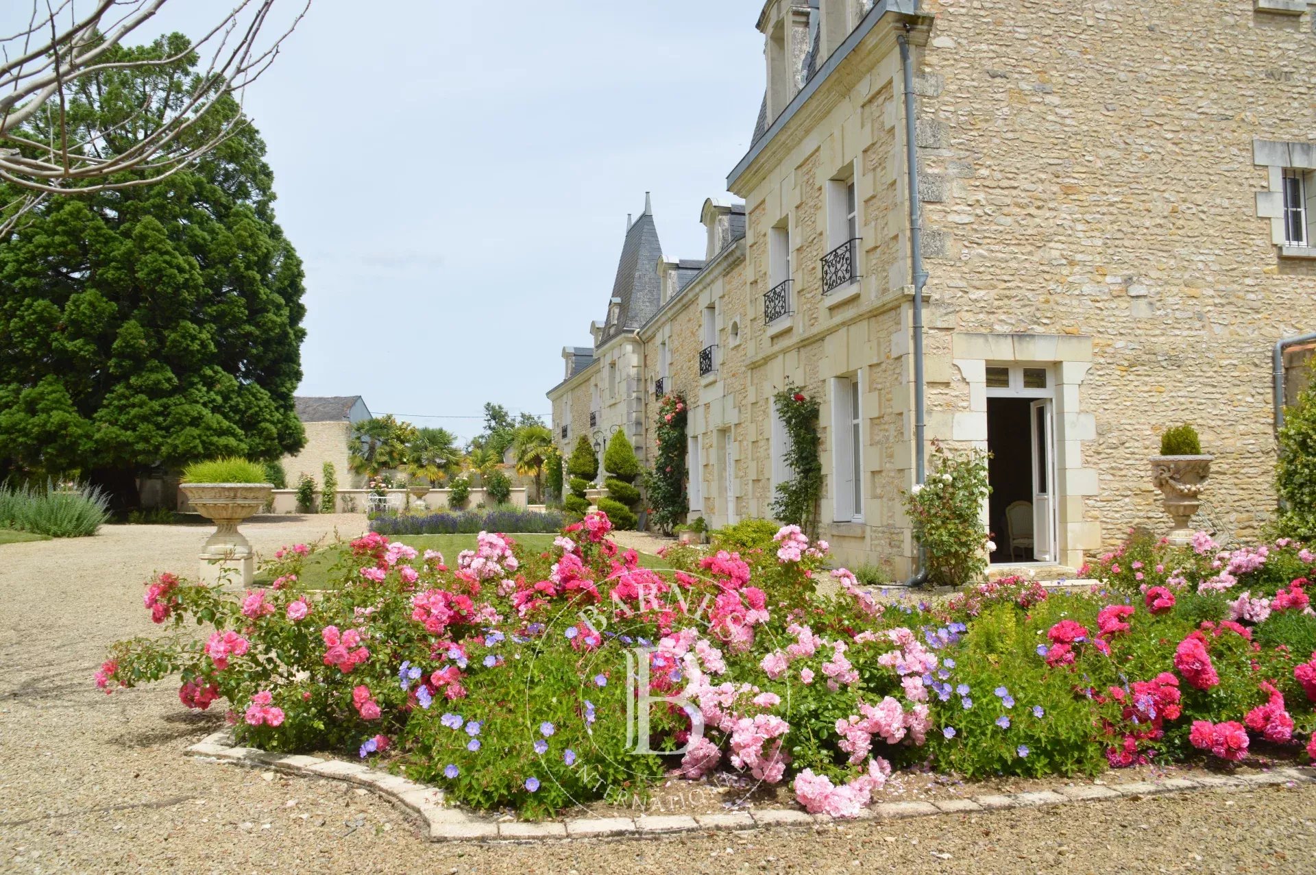 Loudun  - Maison de village 10 Pi&egrave;ces 5 Chambres - picture 6