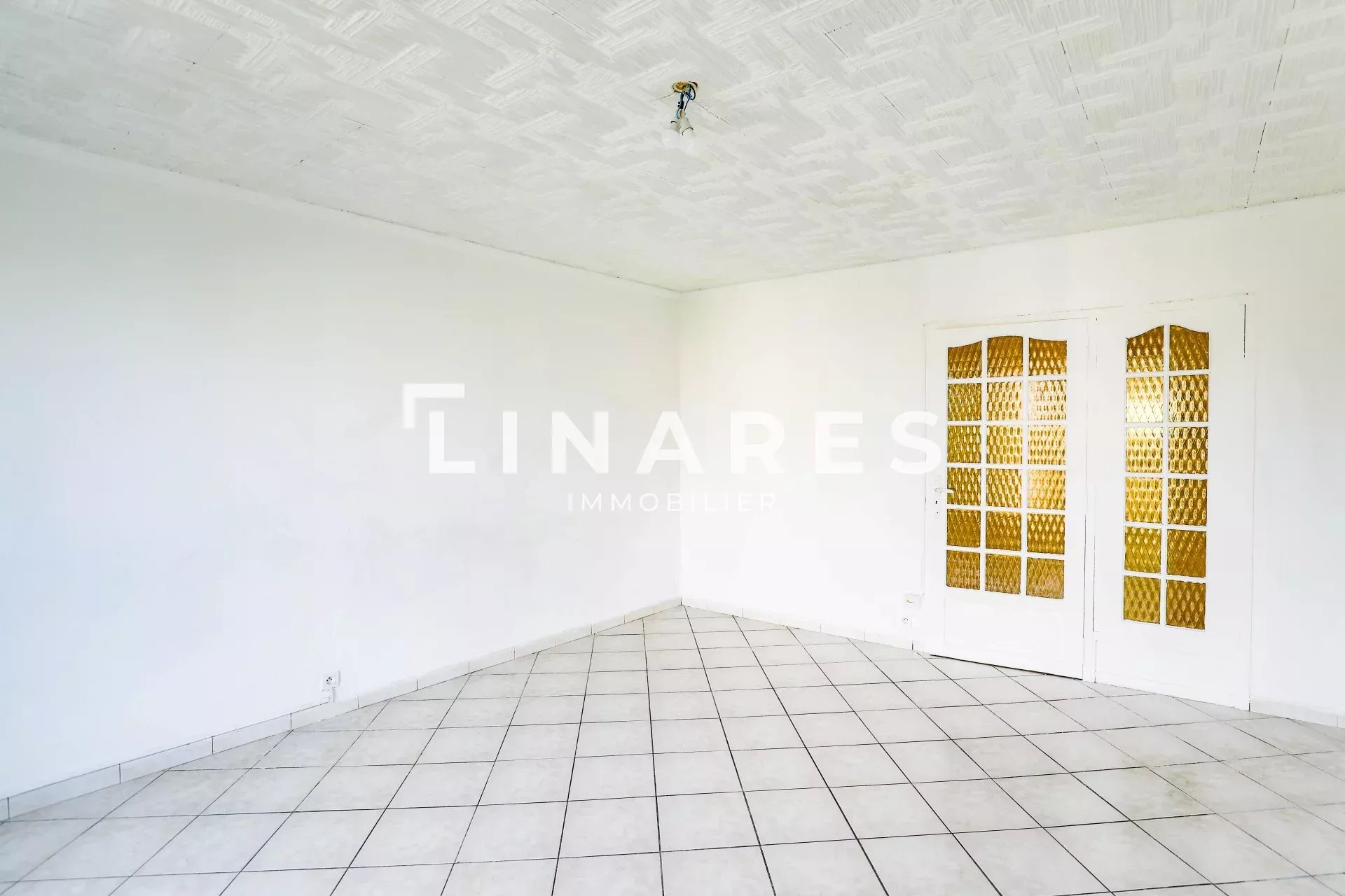 LE COCON DE PAIX - Appartement T3 de 69 m2 - Balcon - Cave - Place de stationnement - 13010