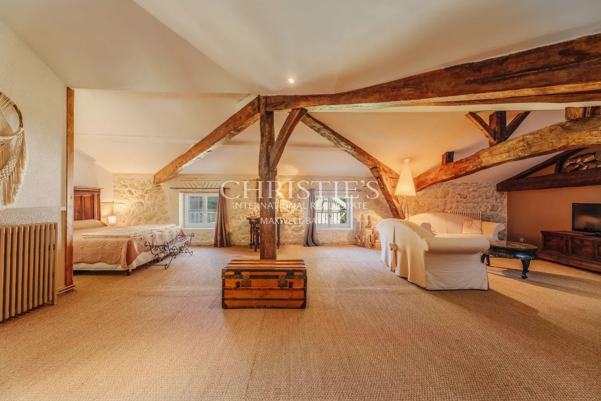 9 Bedroom Chateau's Image 14