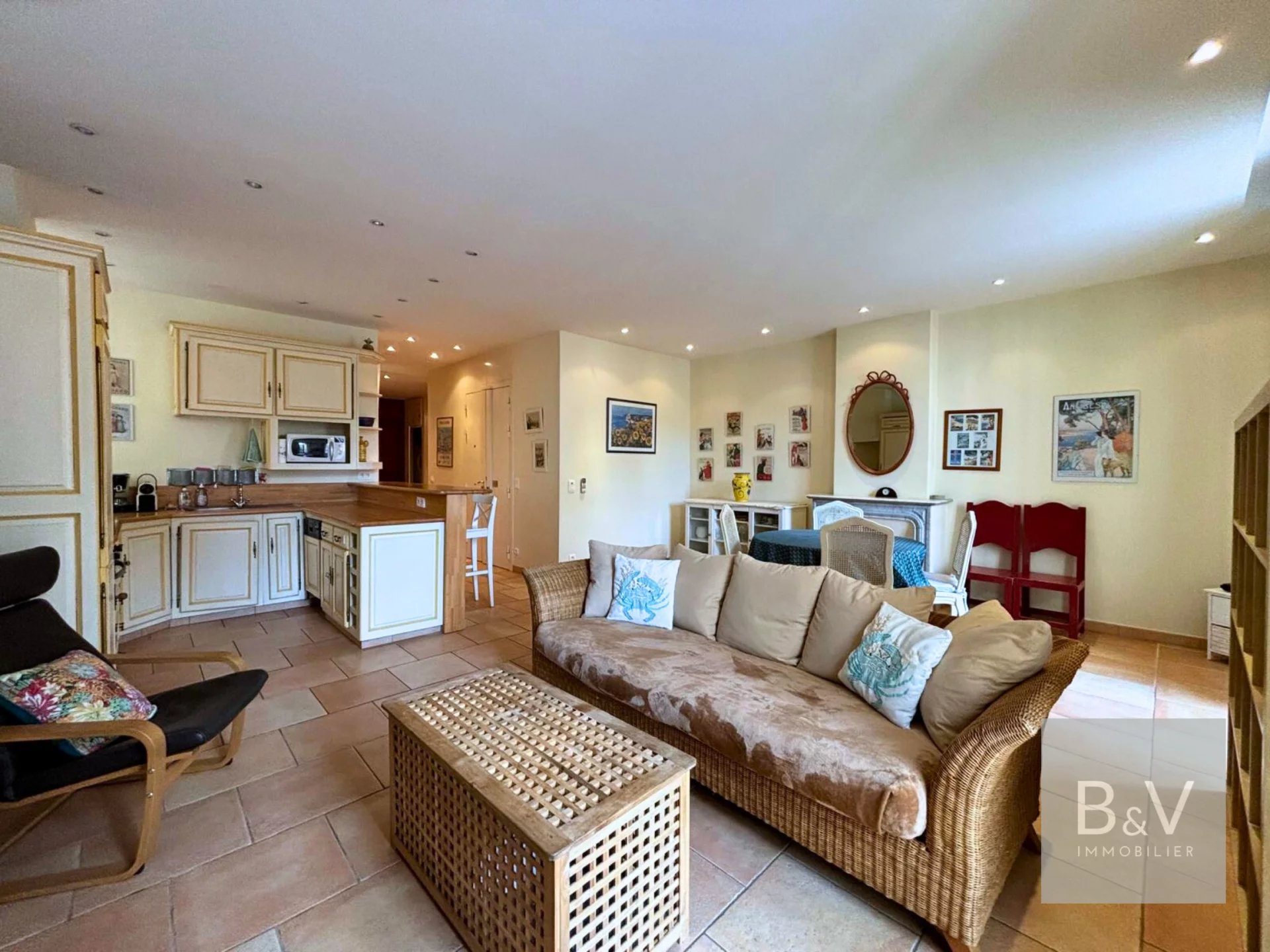 Vieil Antibes – Appartement 4 pièces de charme 88 m² avec balcon