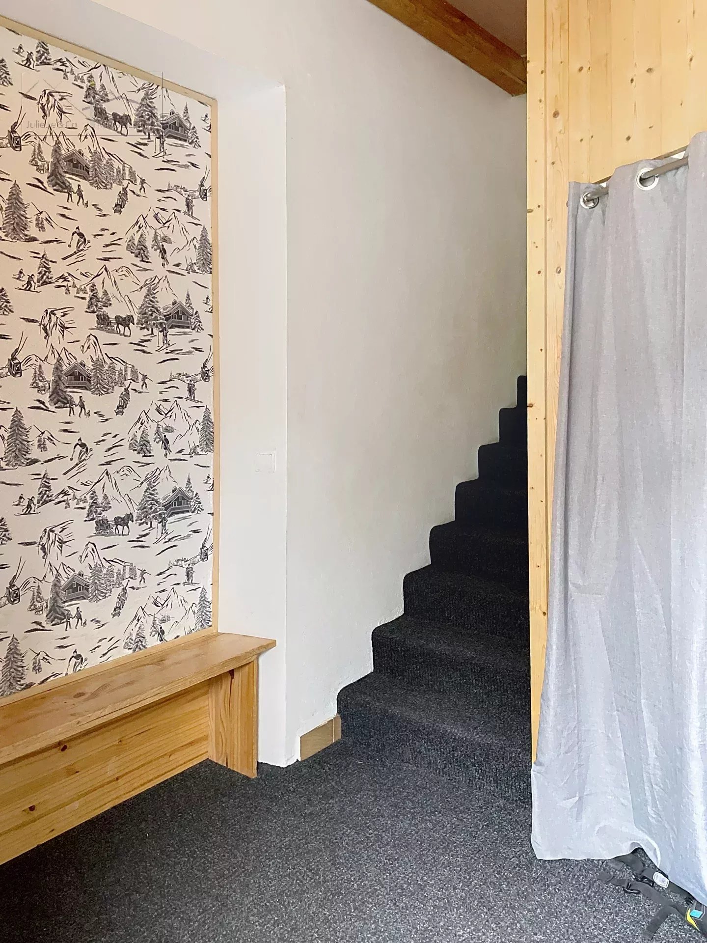 Photo of 260 m² former school converted into 3 furnished apartments in Les Houches