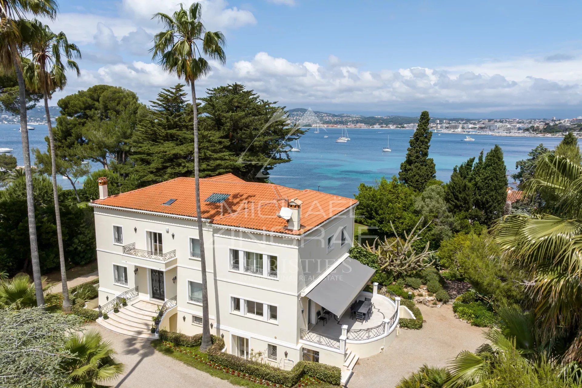 10 Bedroom Villa/Townhouse's Image 5