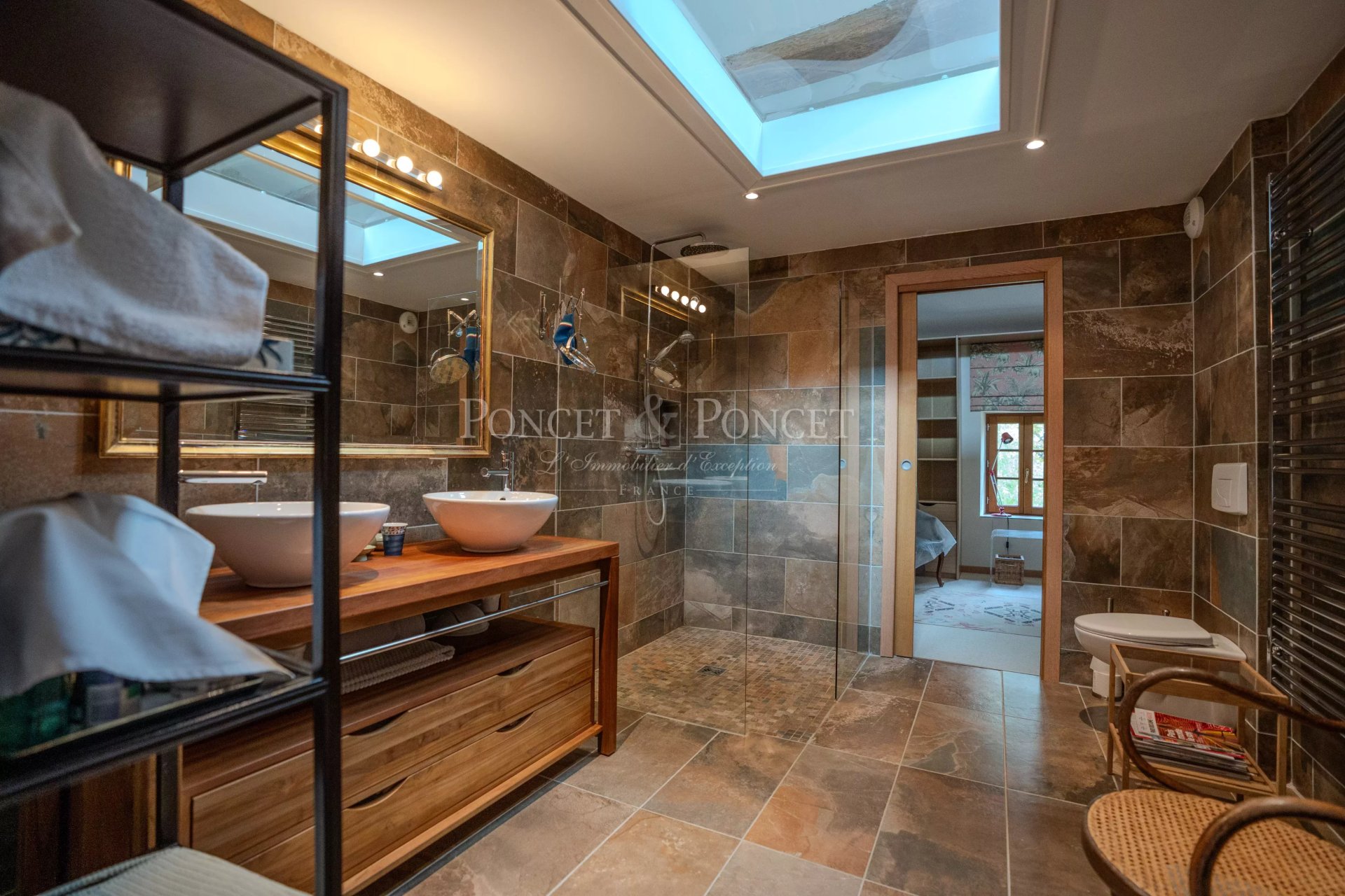 9 Bedroom Villa/Townhouse's Image 17