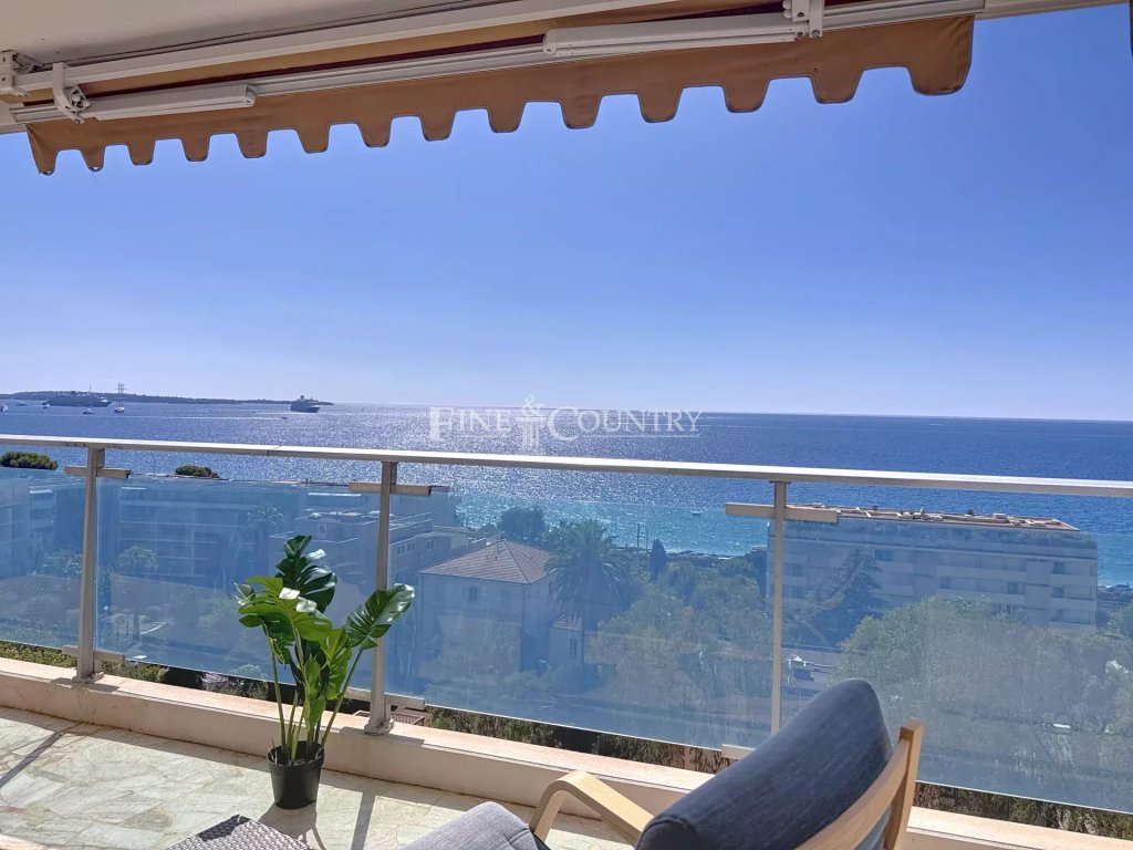 Apartment for sale in Cannes — Sea view beautifully renovated apartment for sale in Cannes