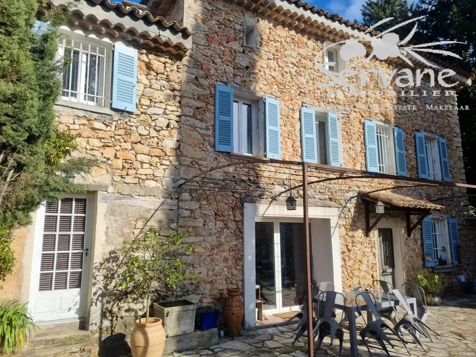 MAGNIFICENT T7 BASTIDE IN LORGUES STONE