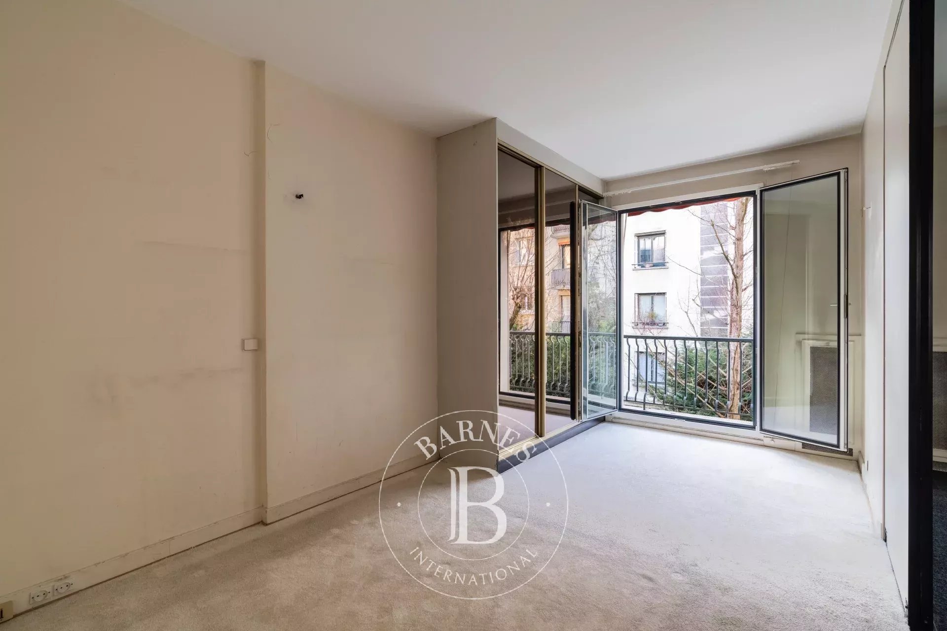 Exclusive listing - Neuilly-Golden Triangle - 3-bed apartment - Quiet and green surroundings - Balcony - picture 18
