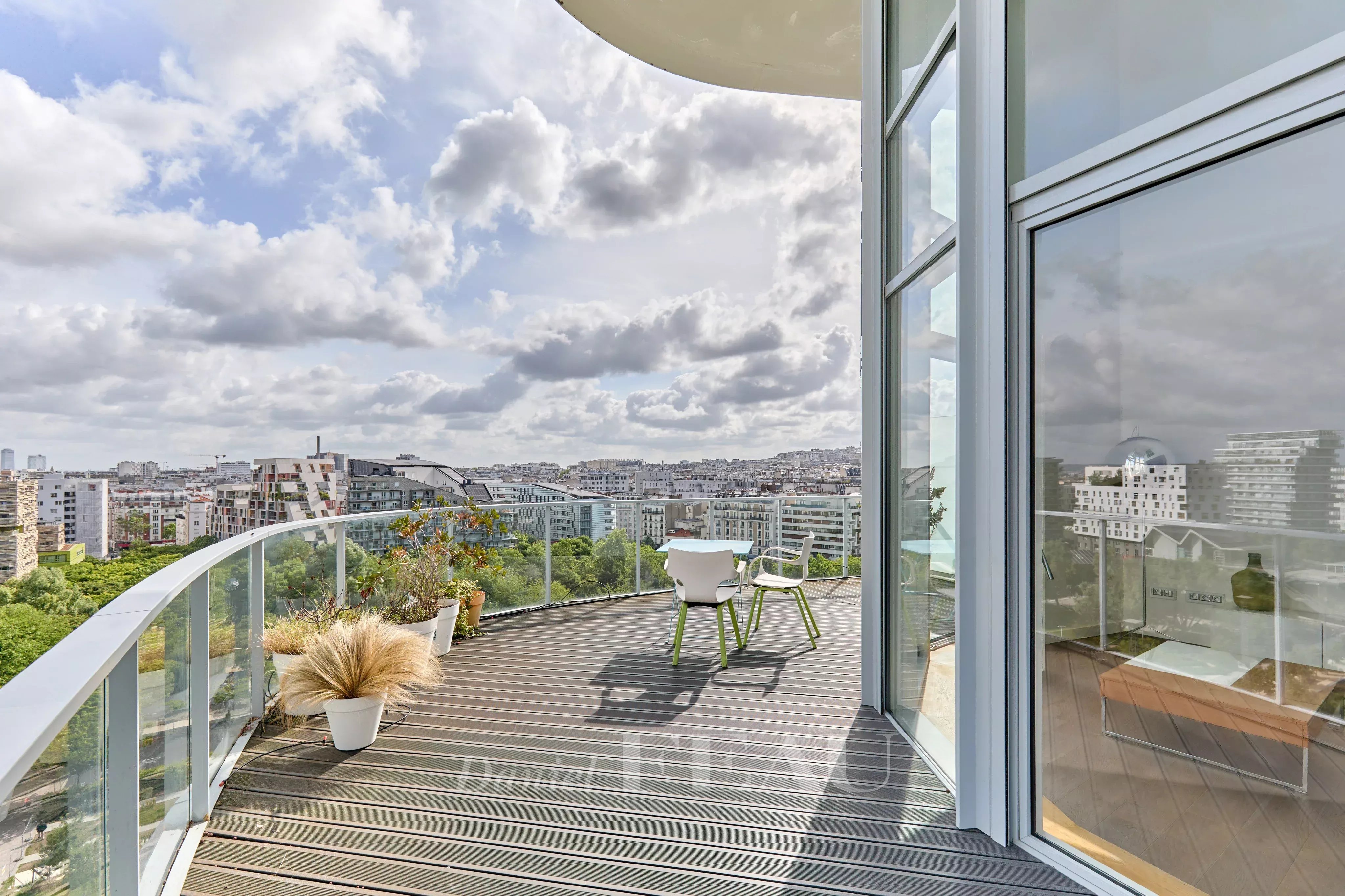 Sale Apartment Paris 17th