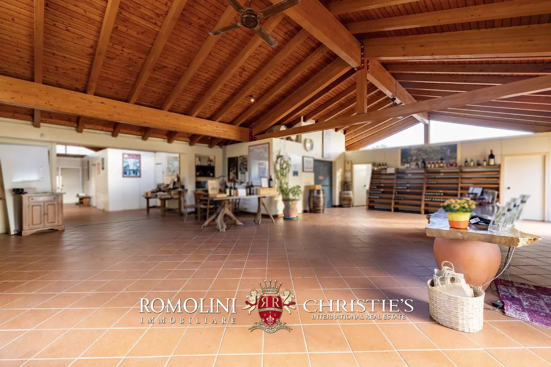33 Bedroom Vineyard's Image 46