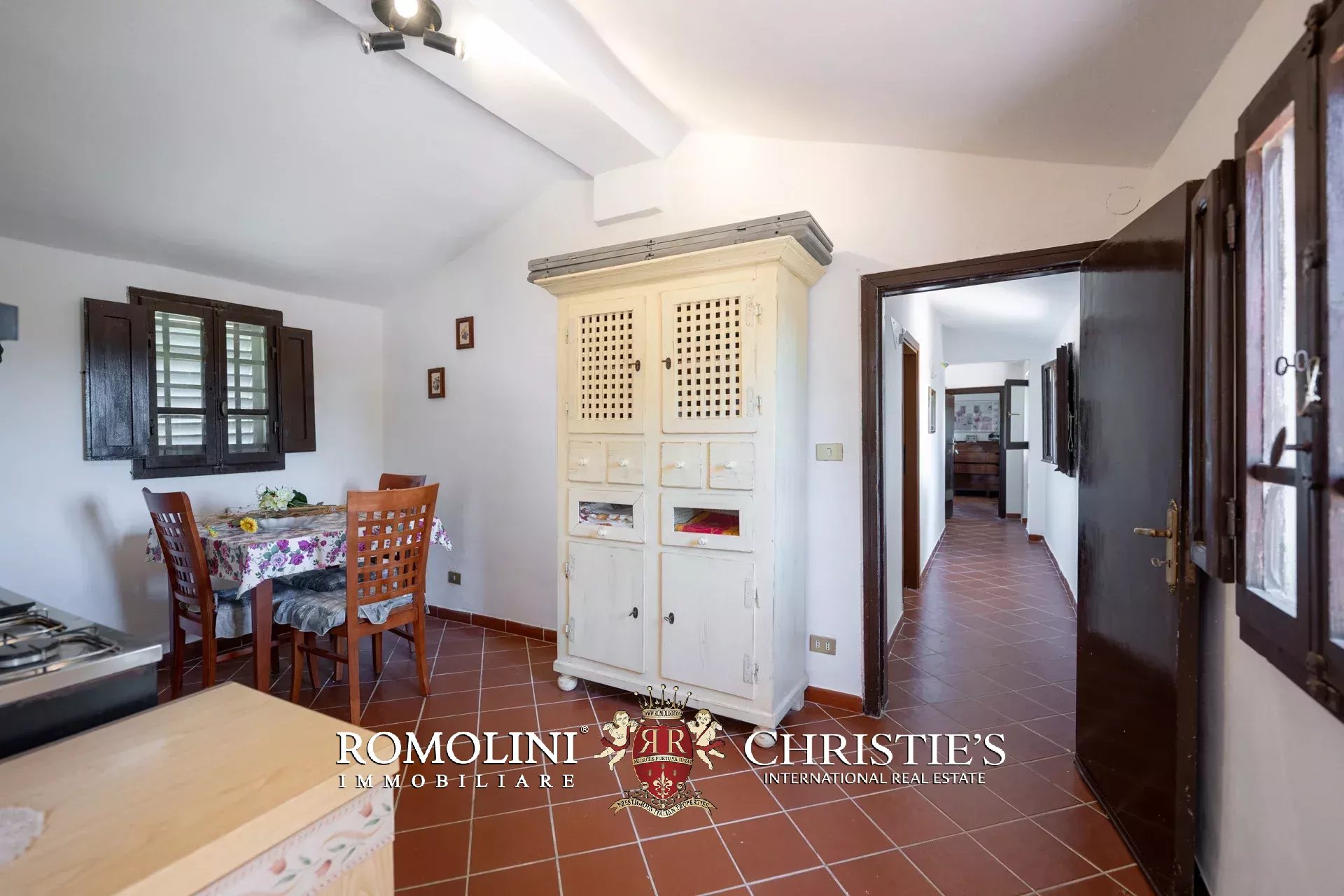 6 Bedroom Villa/Townhouse's Image 44