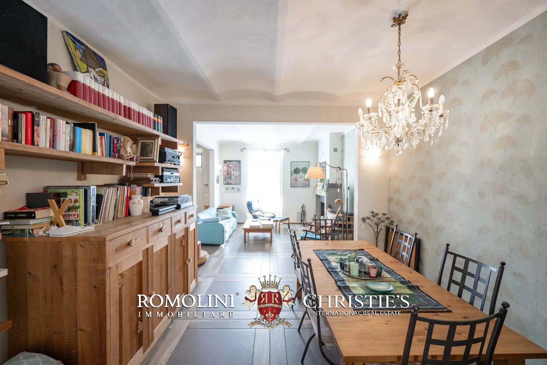 5 Bedroom Villa/Townhouse's Image 9