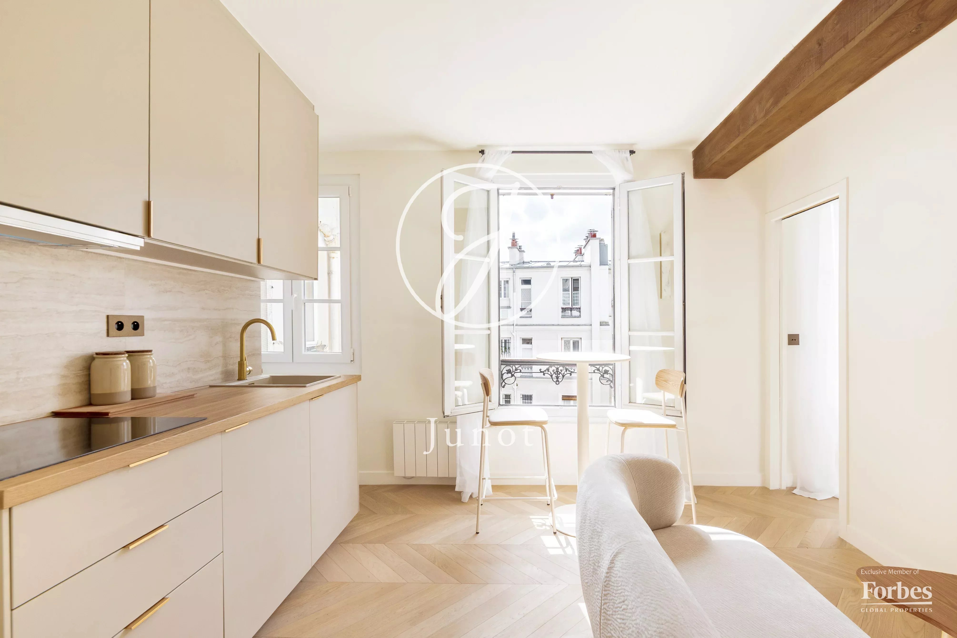 Paris 18e - ABBESSES - Appartement - 2 pièces - 29,44m² Carrez - 1 chambre - Sud.