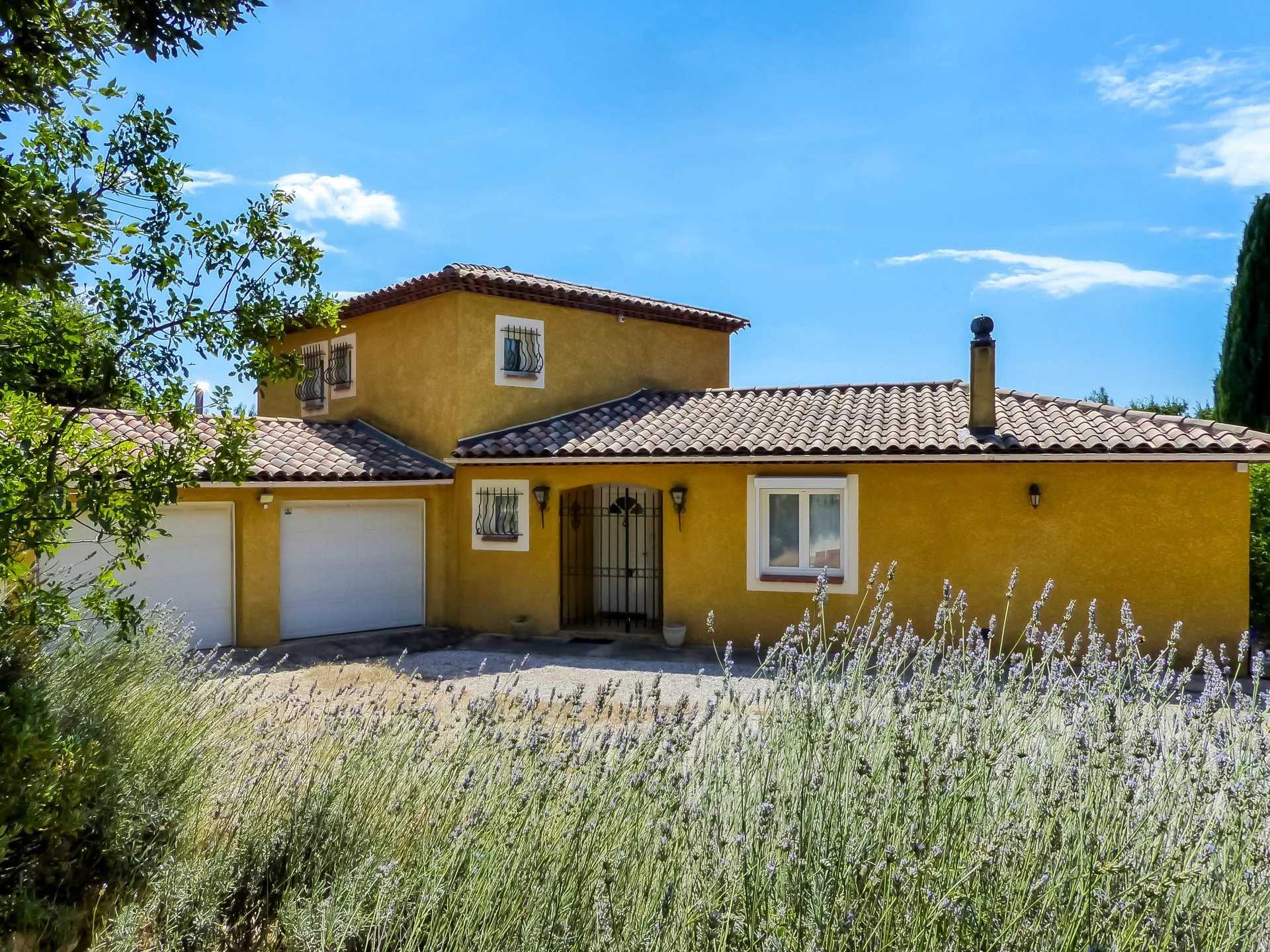 Belle bâtisse de 170 m² à LA ROQUEBRUSSANNE