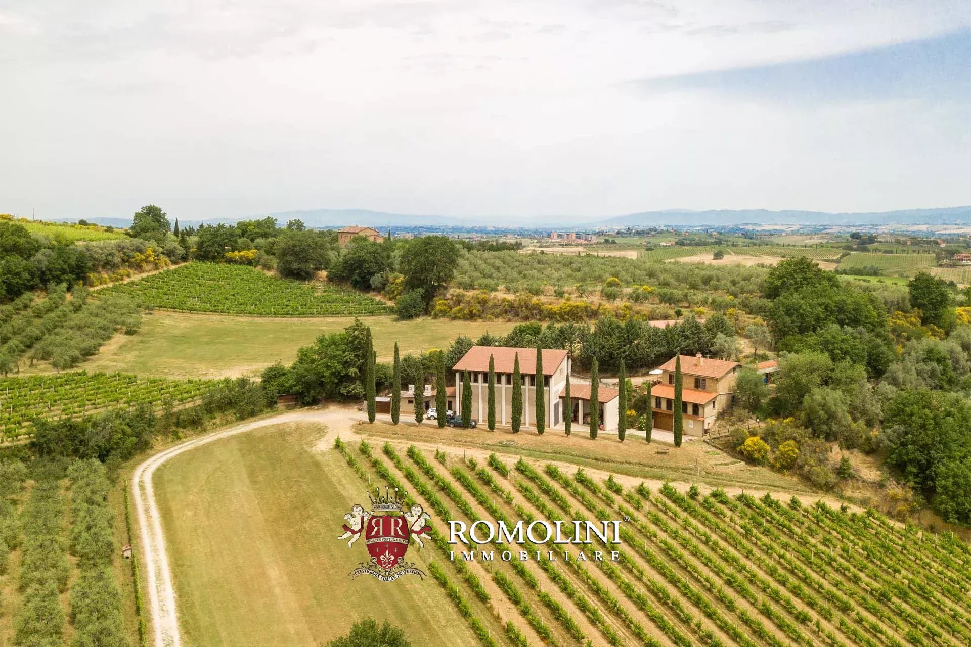 2 Bedroom Vineyard's Image 7