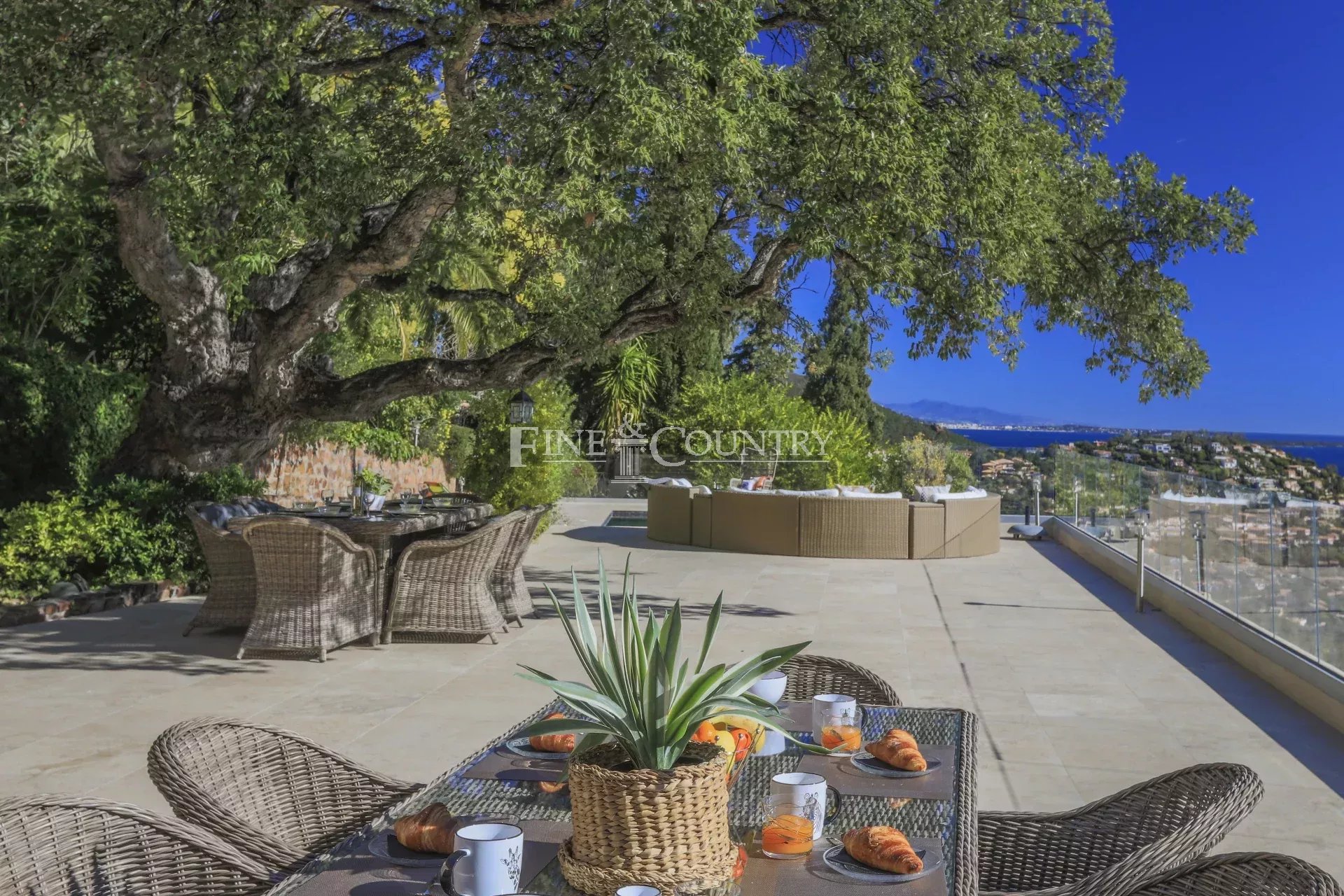 Photo of Villa for sale in Théoule-sur-Mer with panoramic sea view