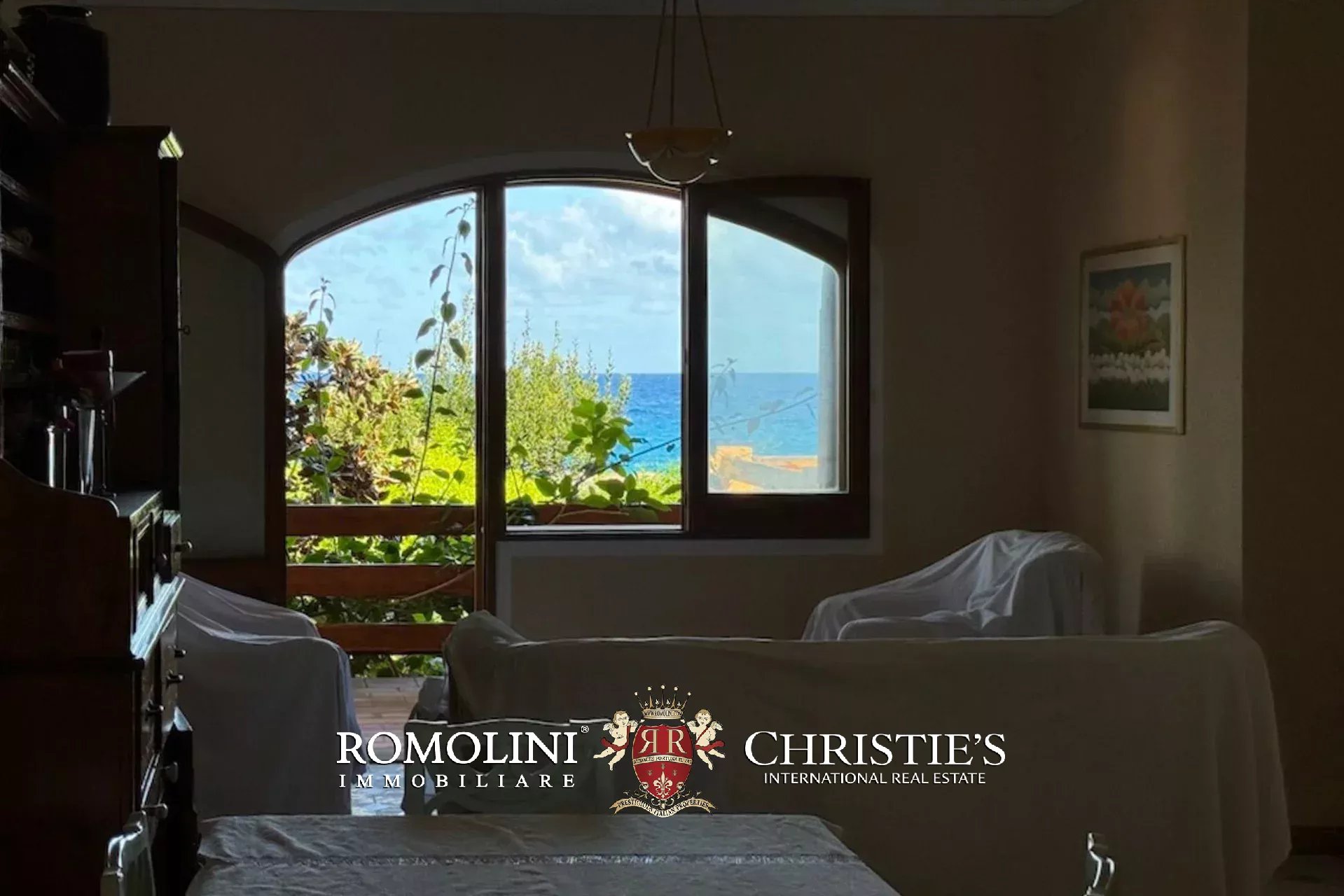 6 Bedroom Villa/Townhouse's Image 12