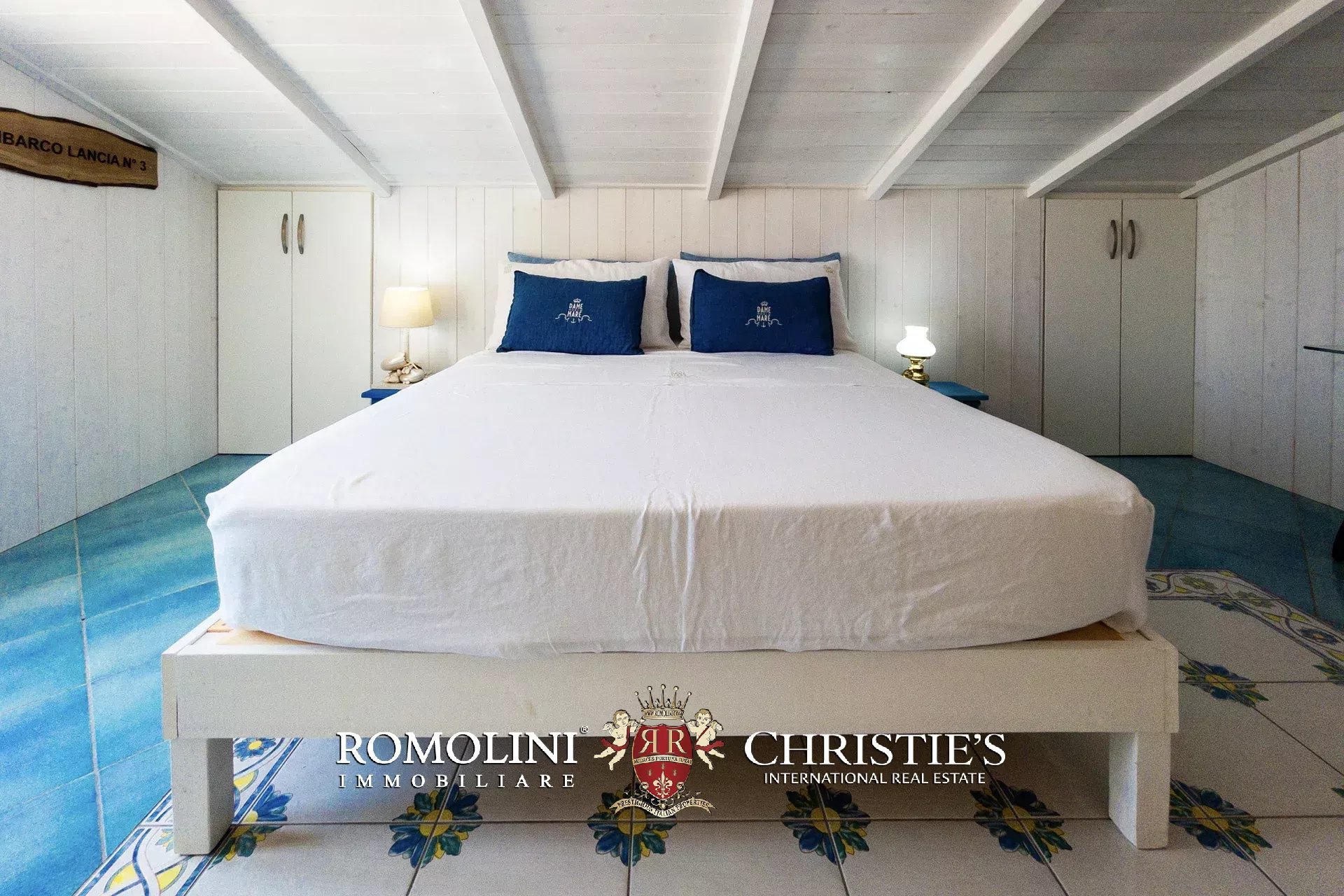7 Bedroom Villa/Townhouse's Image 31