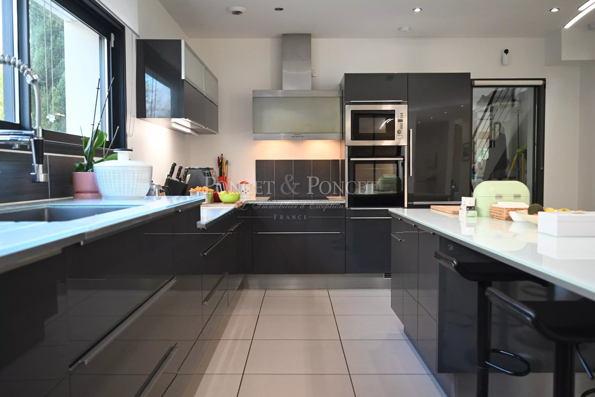 4 Bedroom Villa/Townhouse's Image 4
