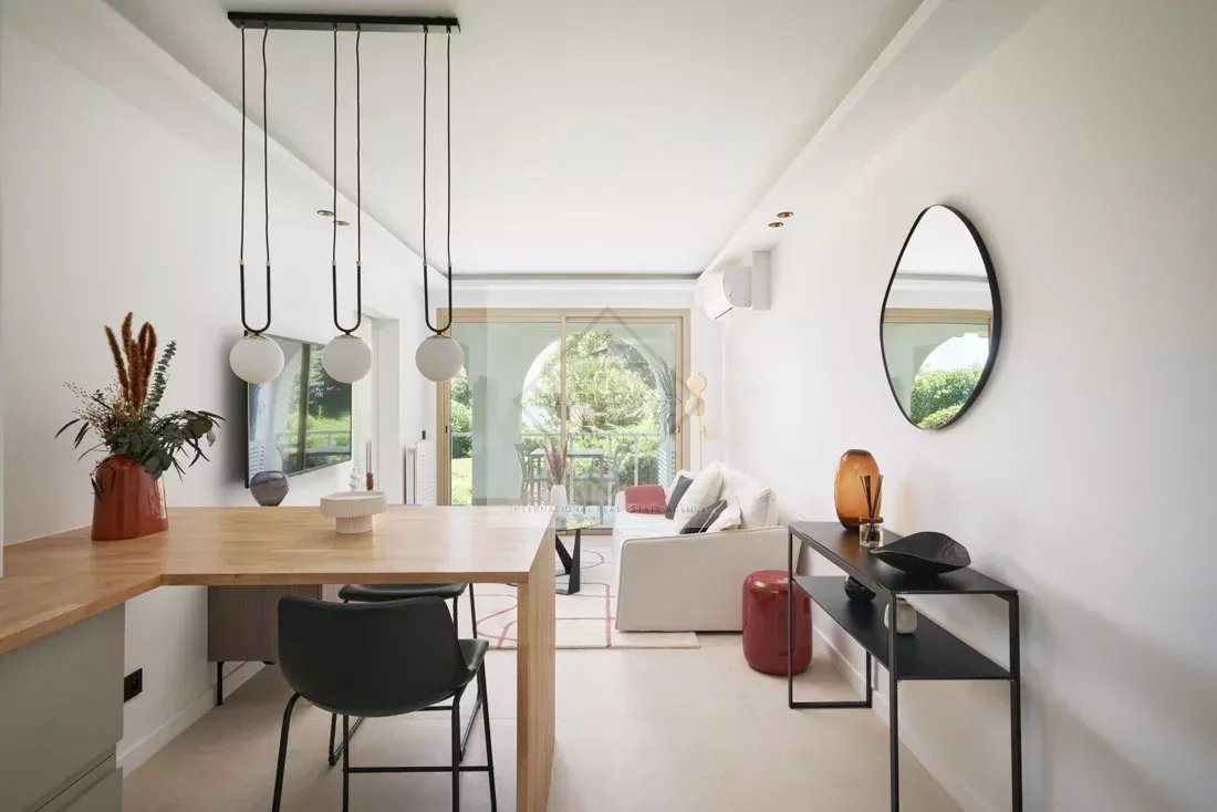 CANNES Californie - Élégant 2 pièces rénové avec vue mer et jardin — photo 6