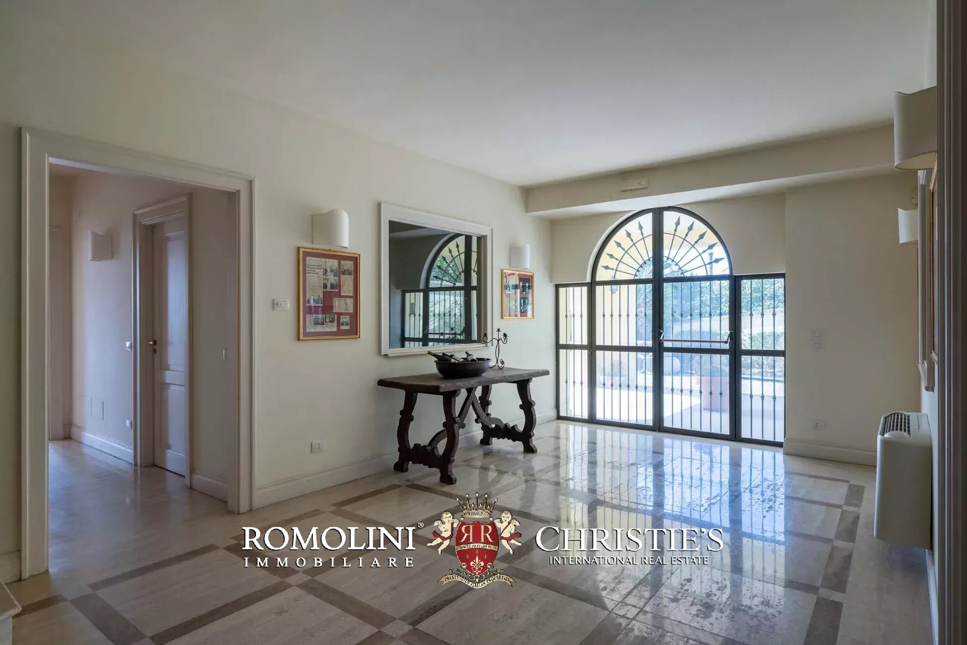 7 Bedroom Villa/Townhouse's Image 70