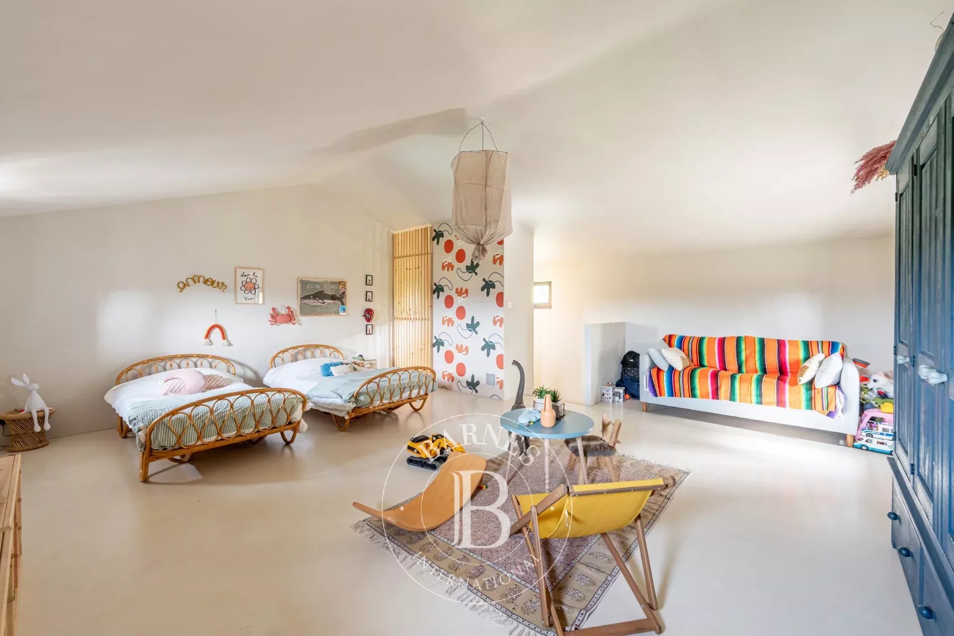 LOURMARIN CENTER - 320m2 - SWIMMING POOL- 1,6 ha - picture 6