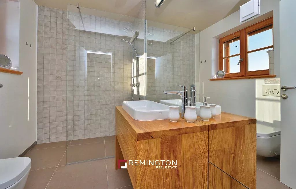 4 Bedroom Villa/Townhouse's Image 5