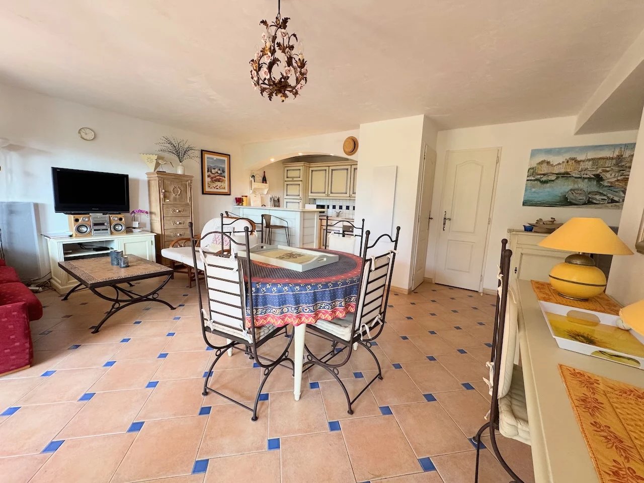 Roquebrune-sur-Argens | 3-room apartement with loggia overlooking a beautiful garden.