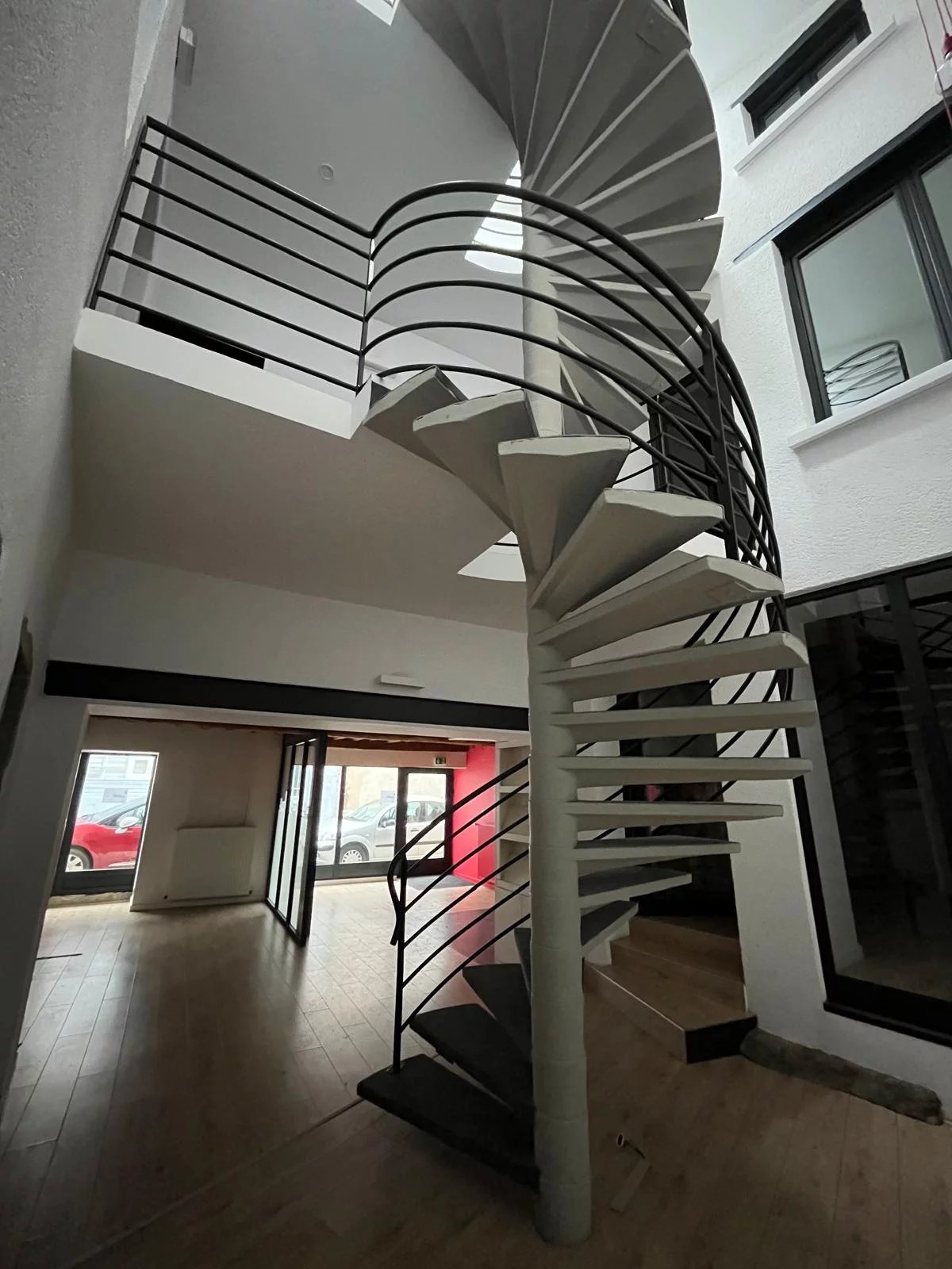 MONTBRISON CENTRE VILLE IMMEUBLE 300 M2 POUR ACTIVITES LIBER