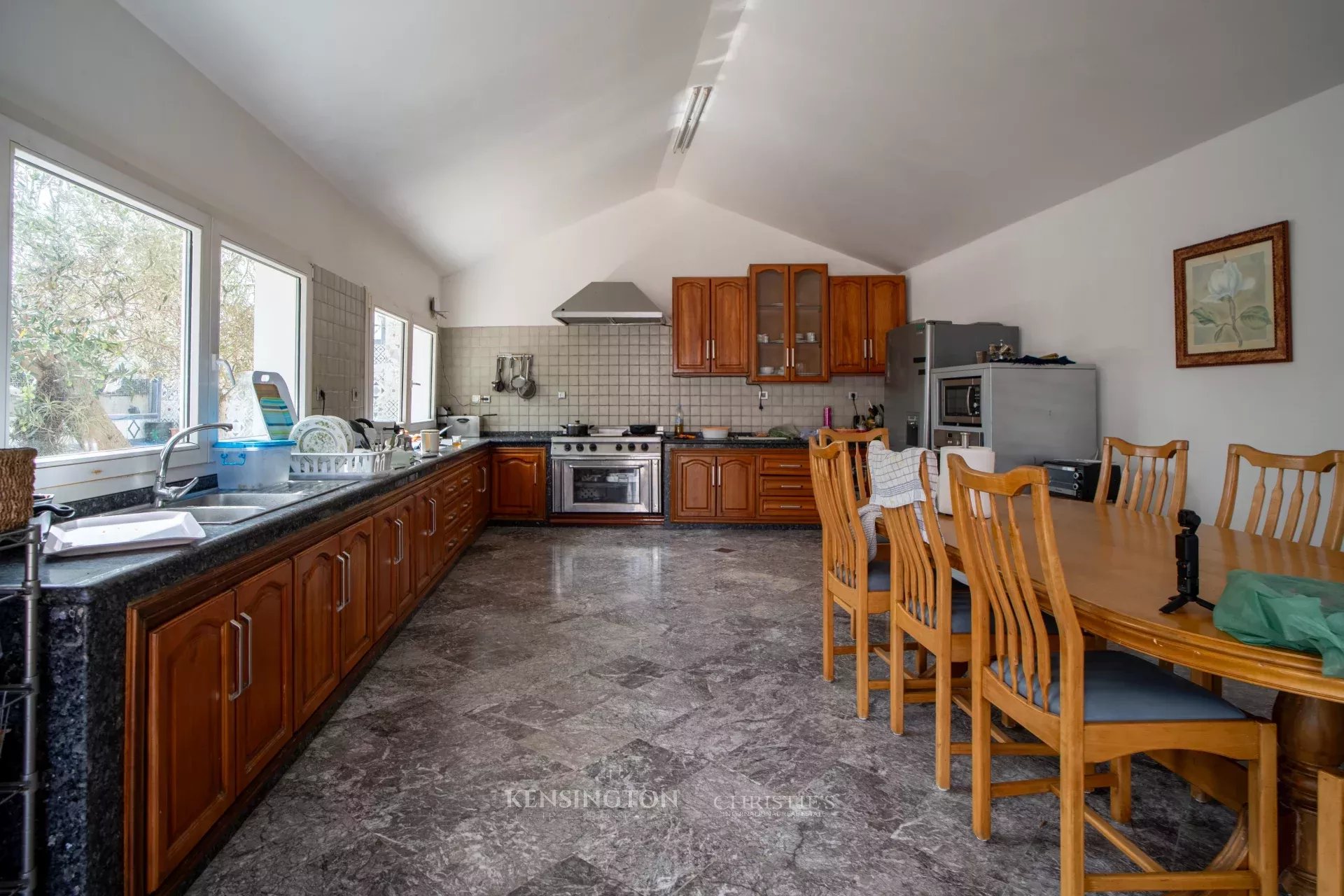 7 Bedroom Villa/Townhouse's Image 9