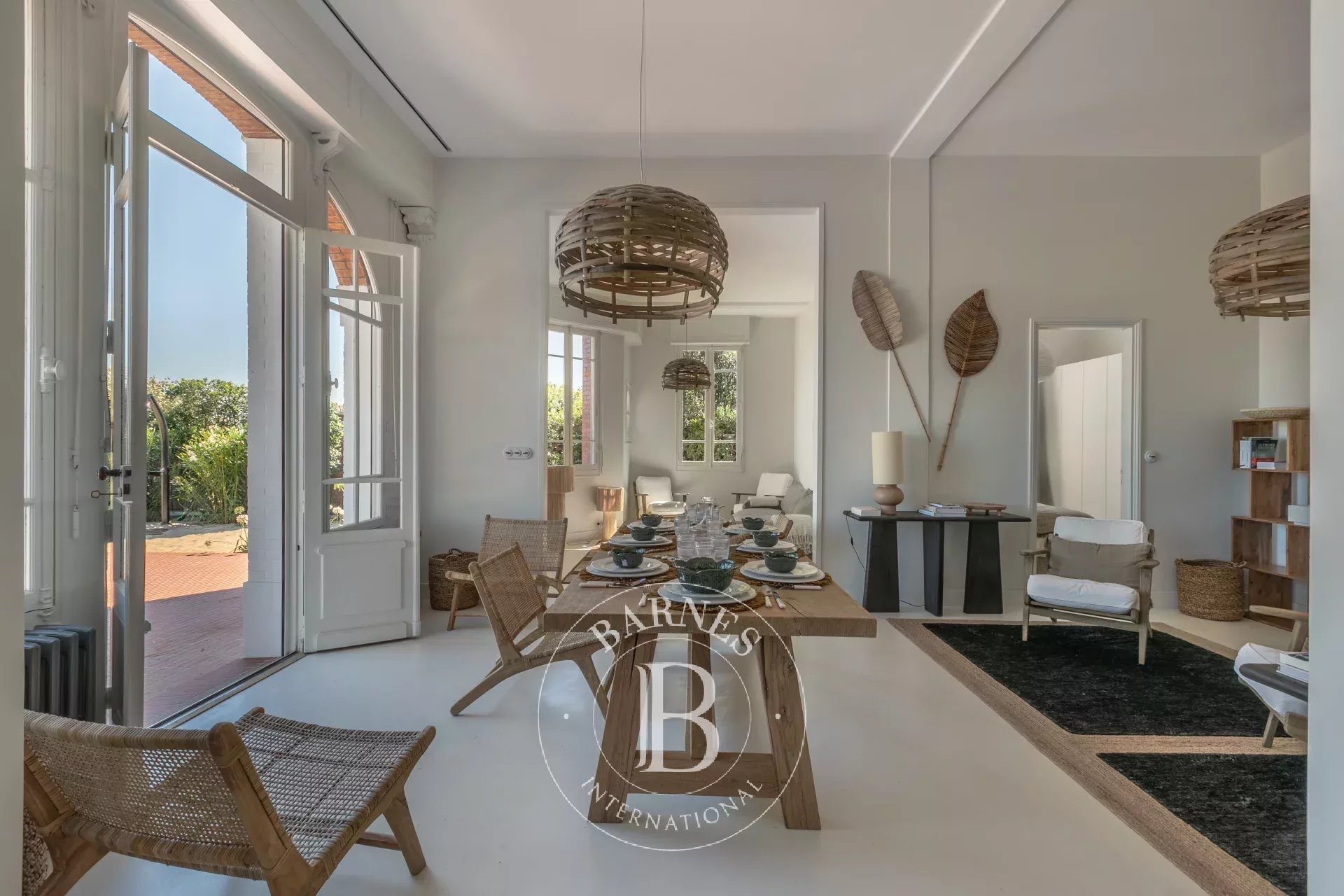 SUMPTUOUS FRONT-LINE VILLA IN CAP FERRET VILLAGE - picture 5 title=